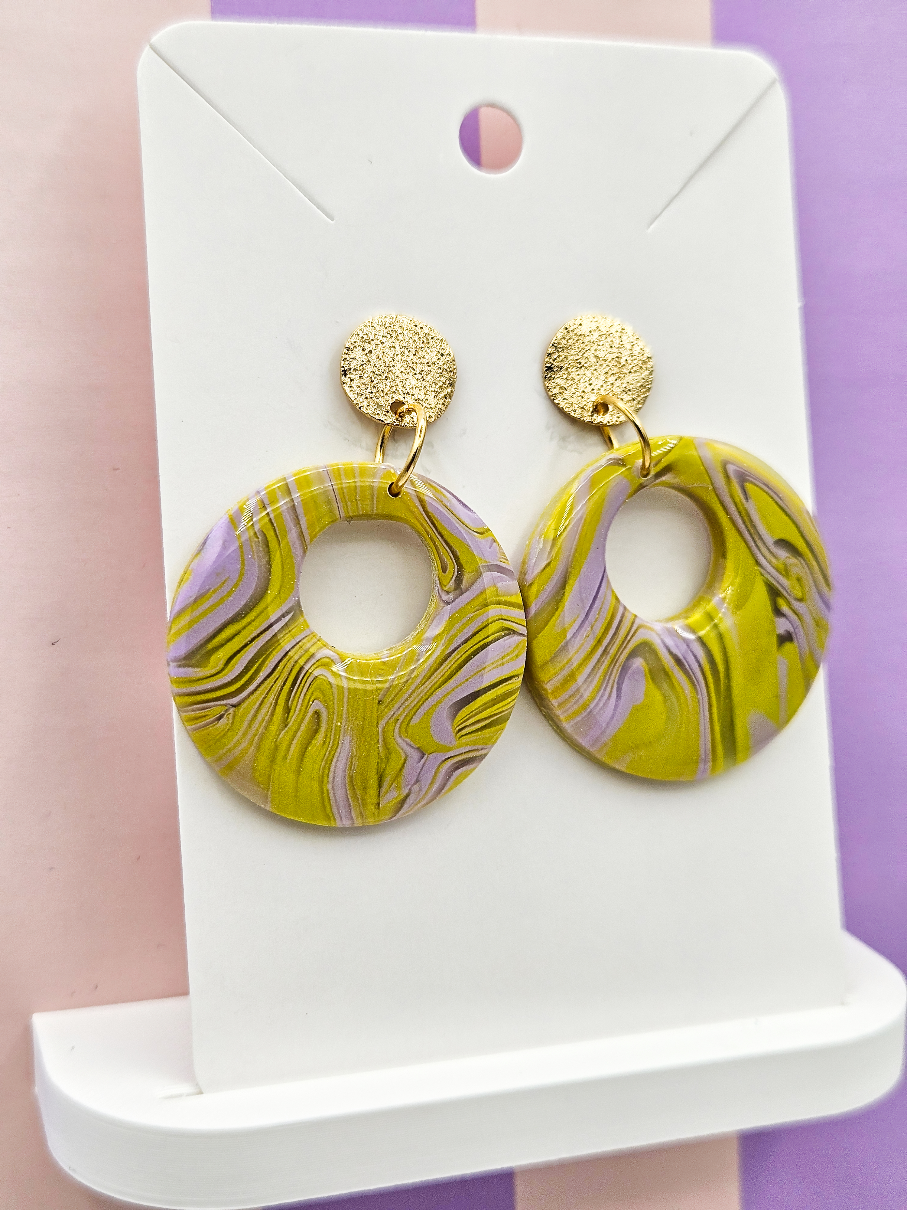 Polymeerklei oorbellen - Groen met lila 