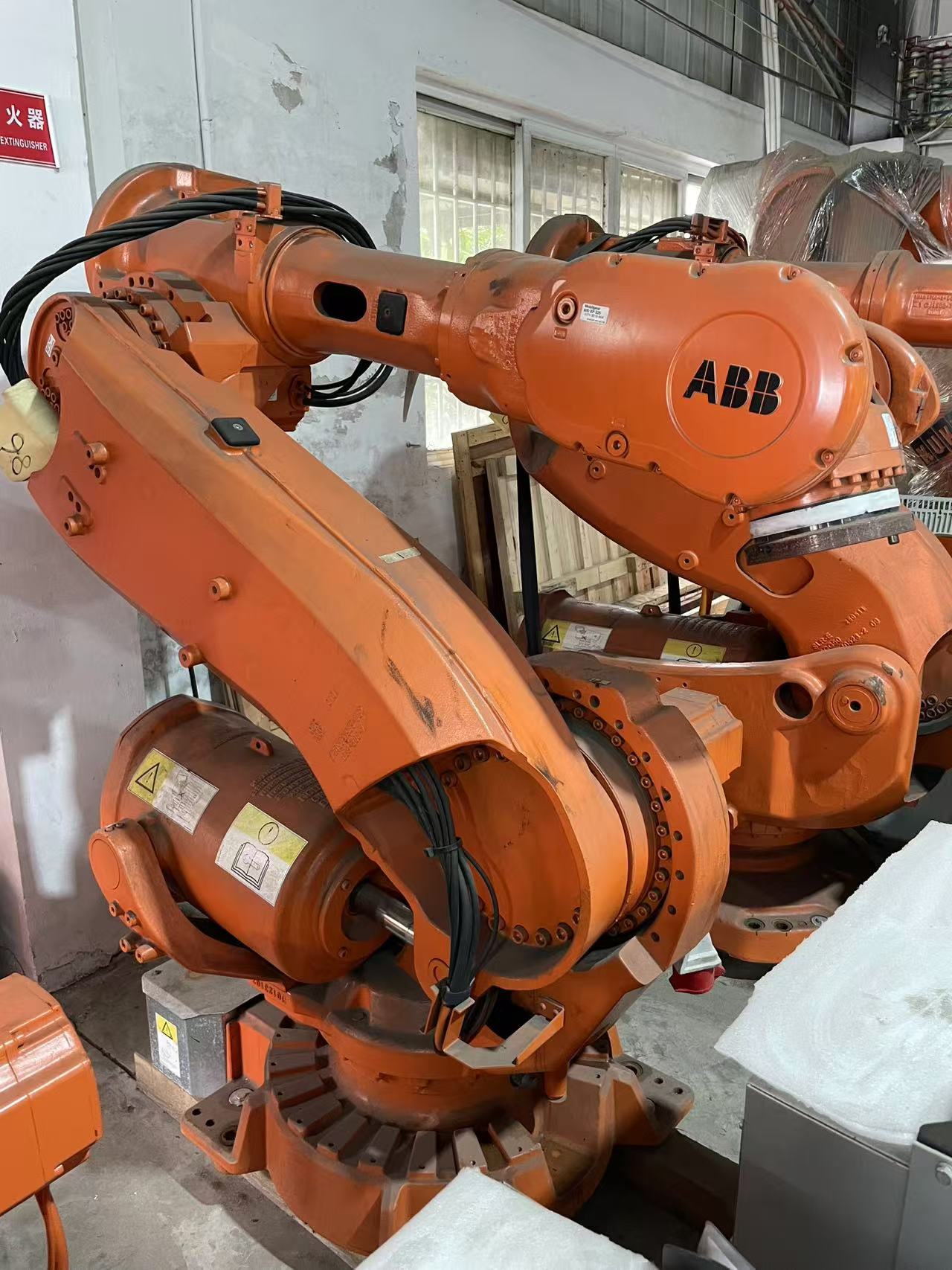 2011 ABB IRB6640-235/2.55