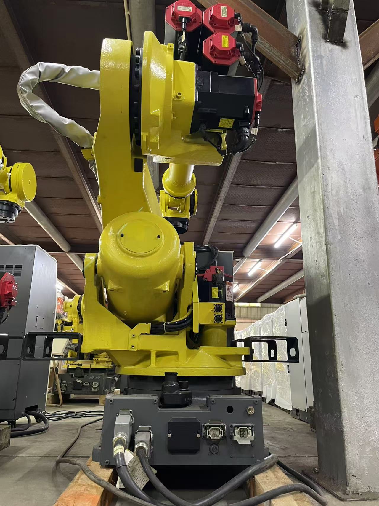 2018 FANUC R2000IB 165F