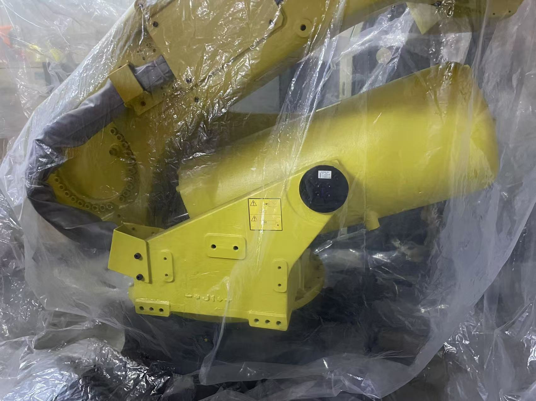 2018 FANUC R2000IB 185L