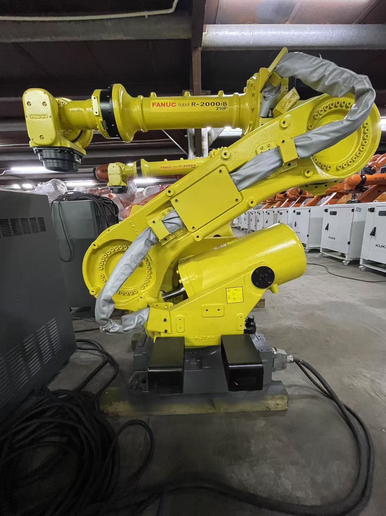 2018 FANUC R2000IB 210F