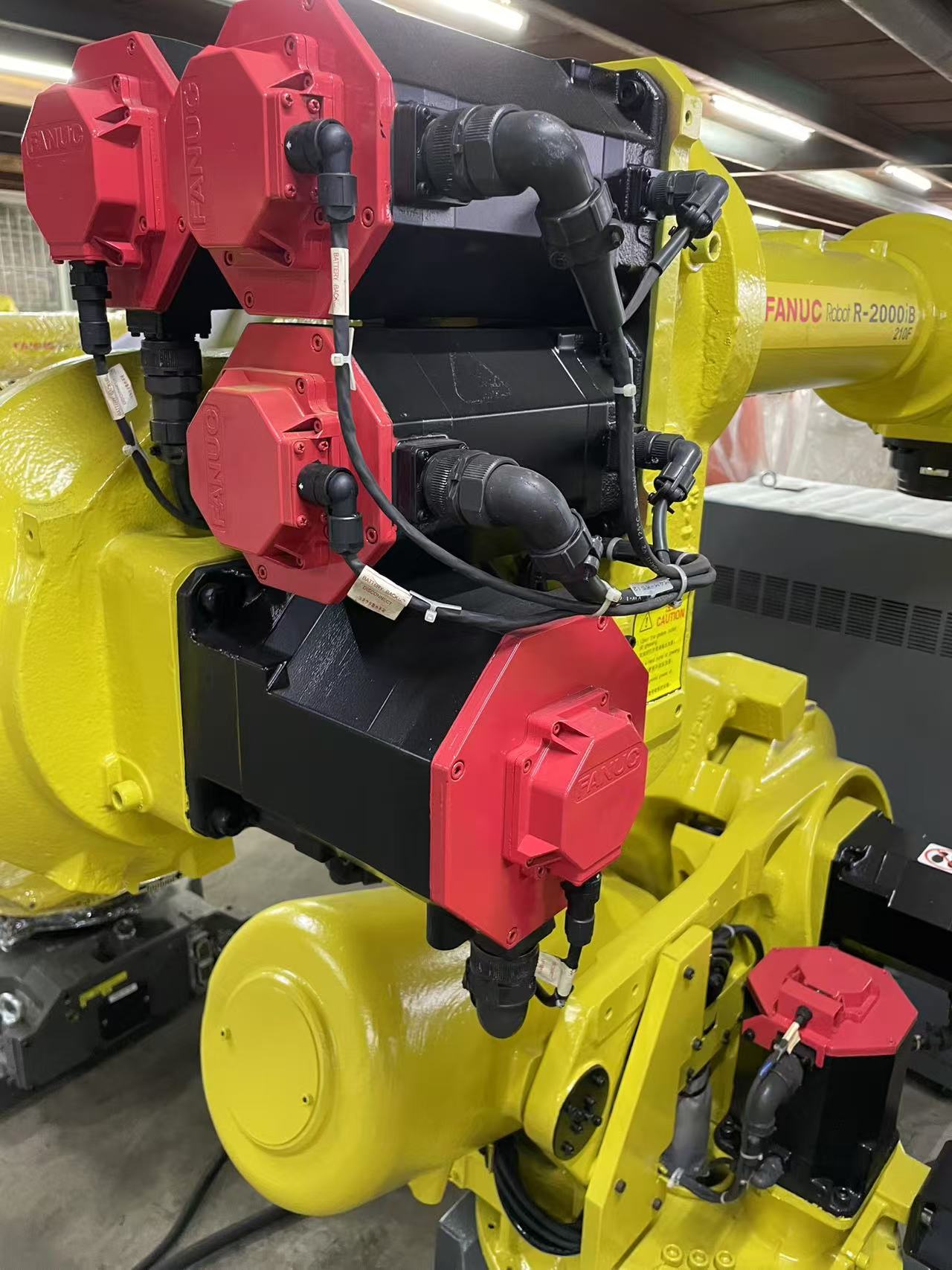 2018 FANUC R2000IB 210F