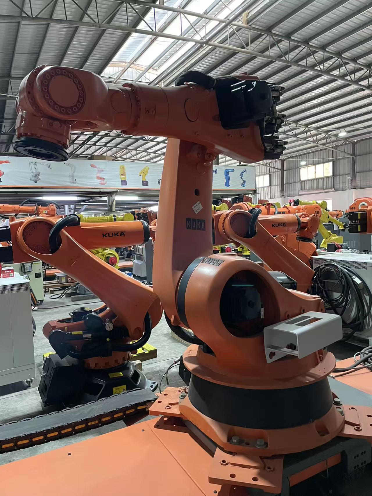 2017 KUKA KR200-3 COMP