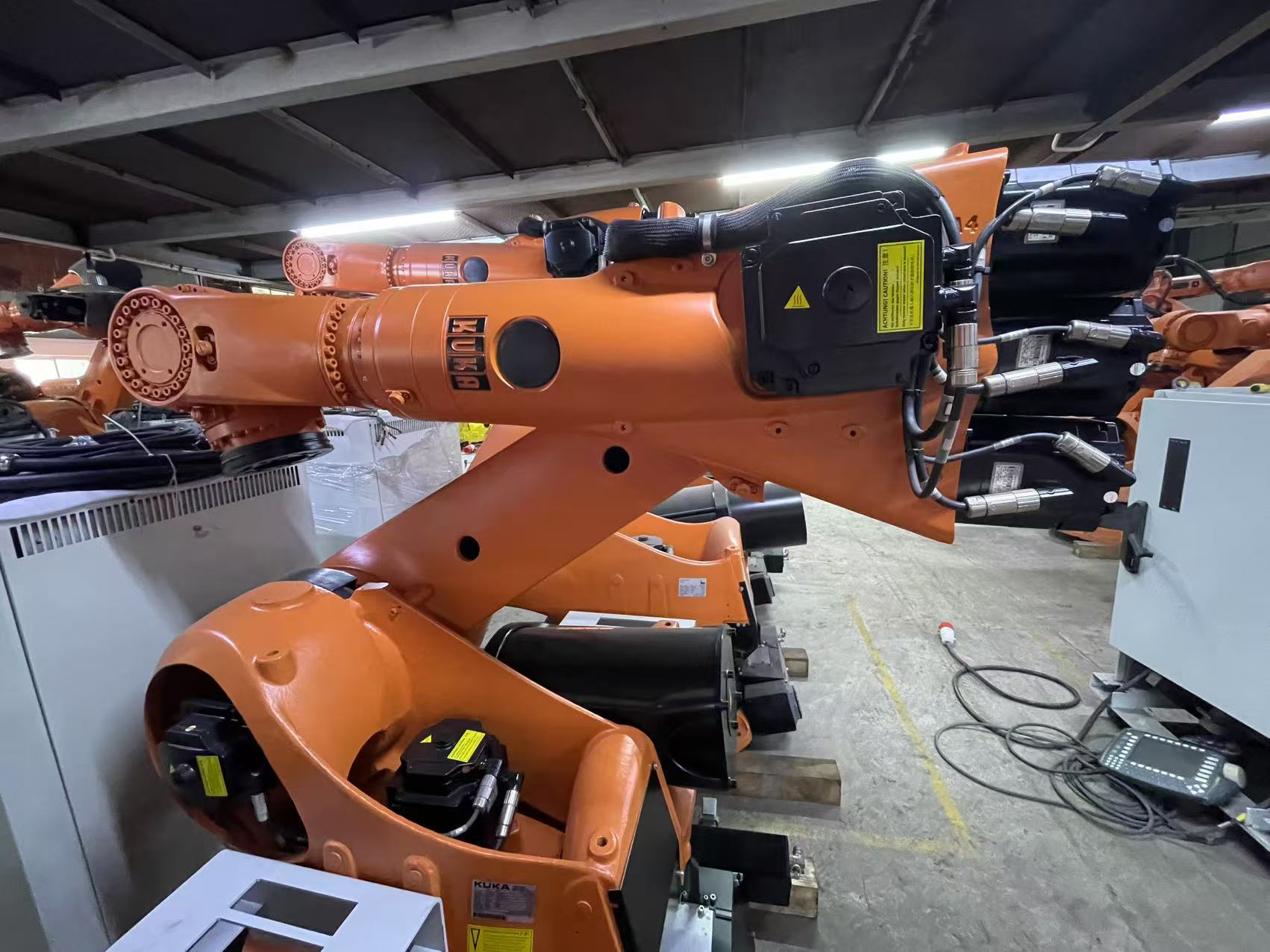 2017 KUKA KR210-2 2000