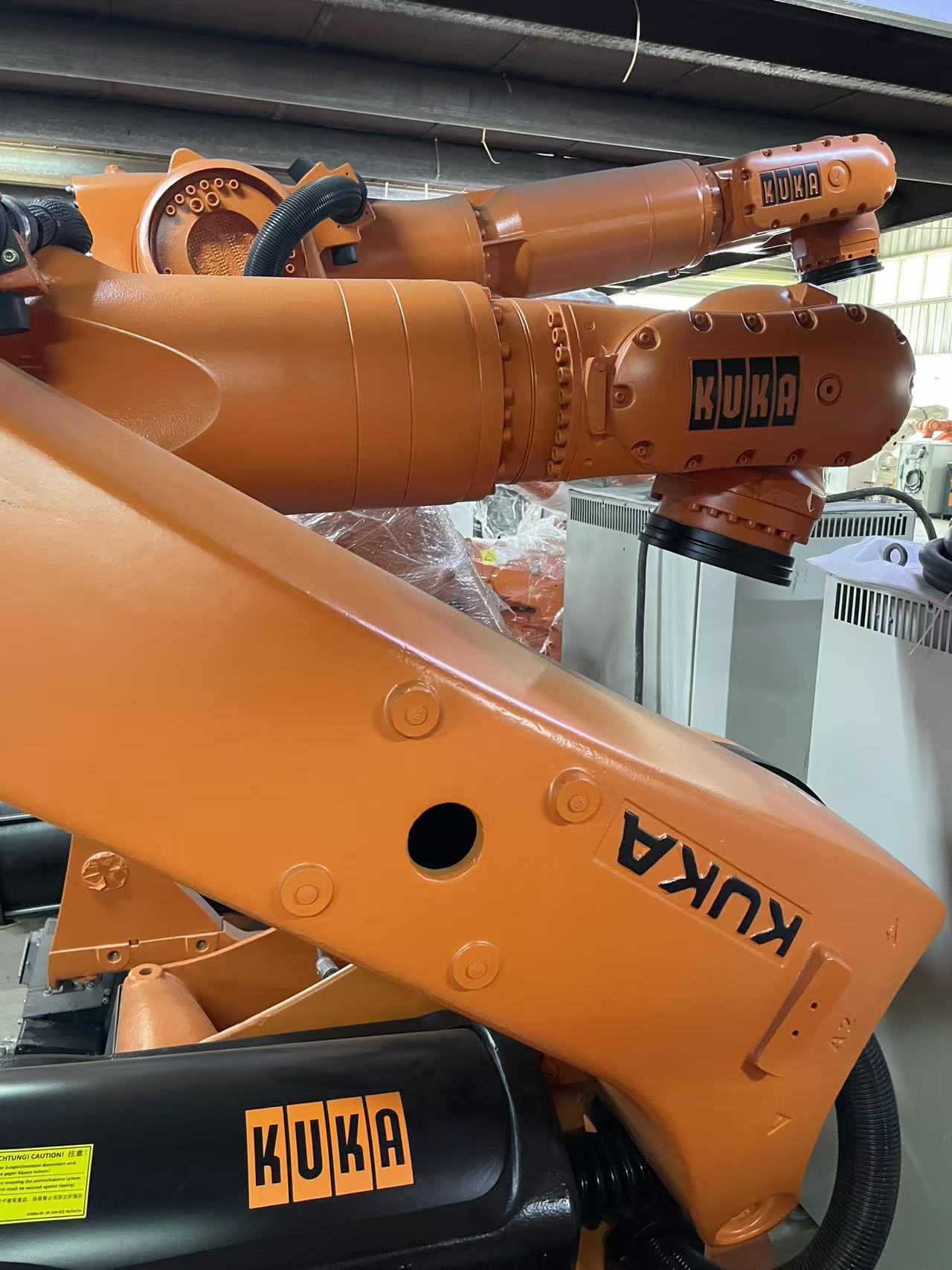 2017 KUKA KR210-2 2000