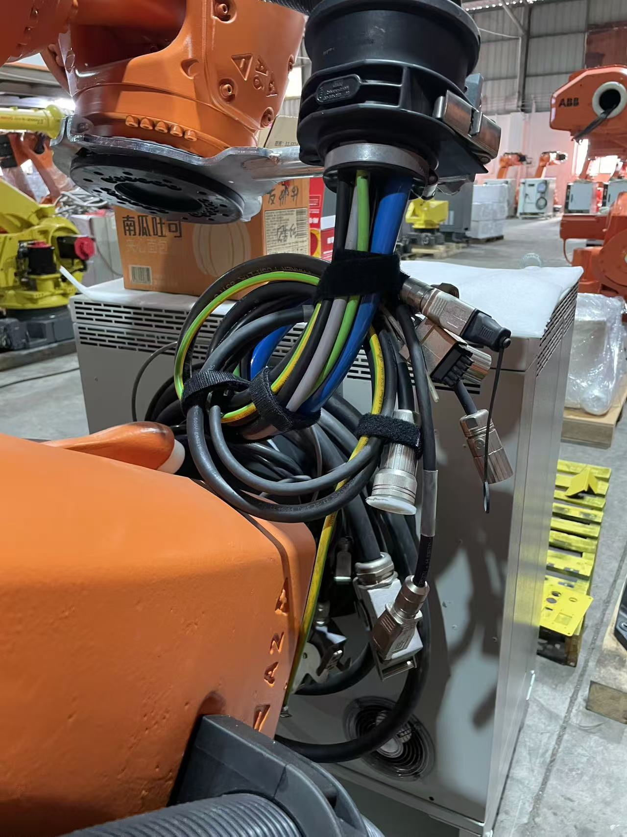 2016 KUKA KR240 R2700 PRIME