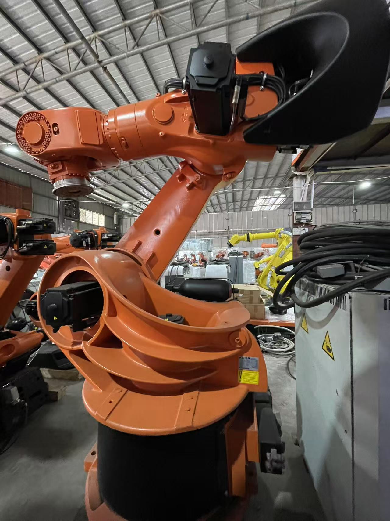 2015 KUKA KR360-2