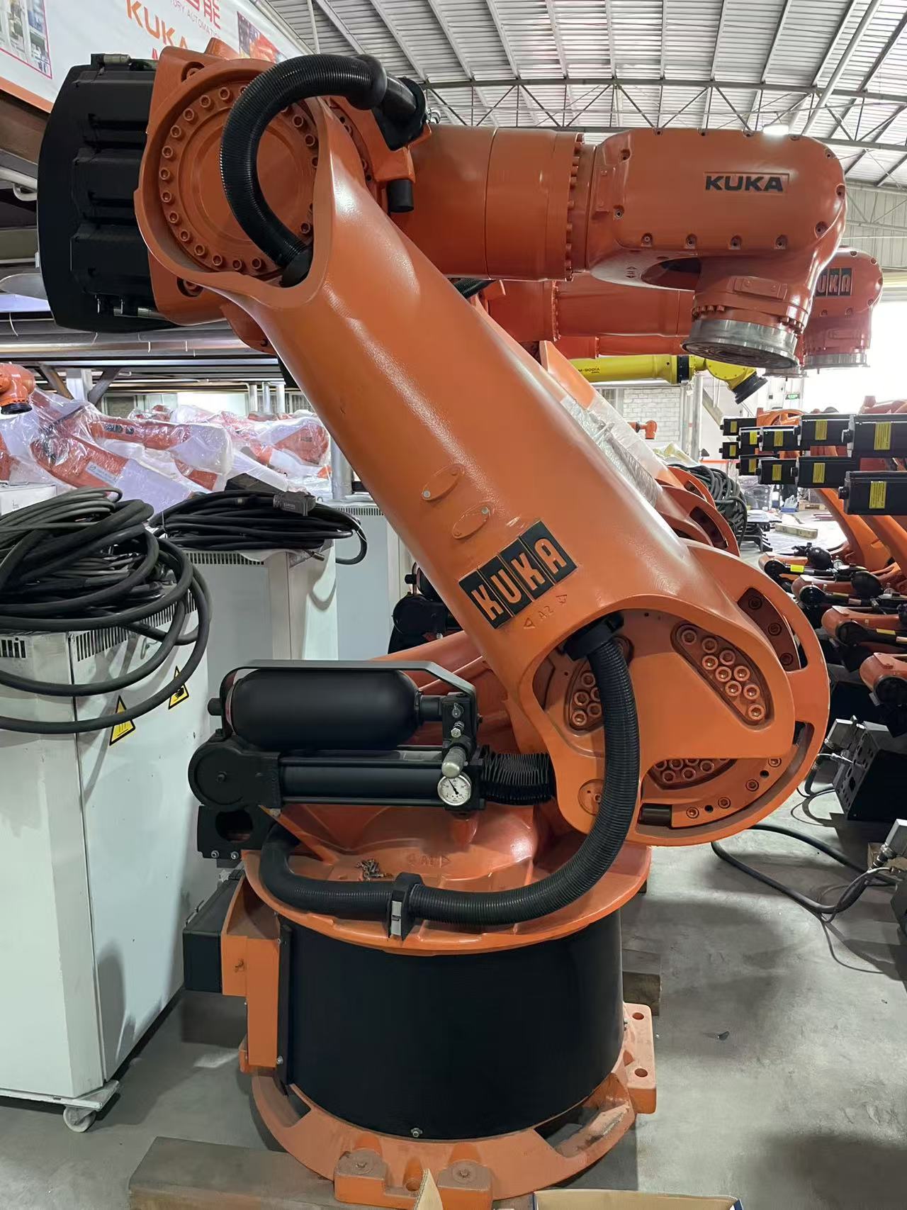 2015 KUKA KR360-2