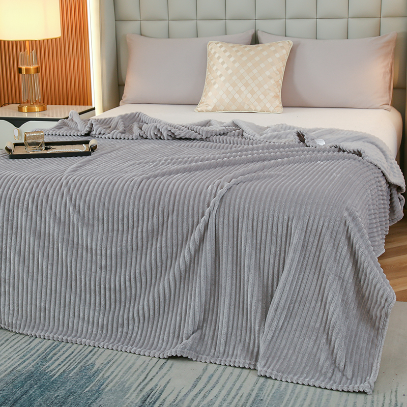 1.5cm Striped Flannel Blanket 220gsm Single Layer Lightweight Cozy Fleece Blanket