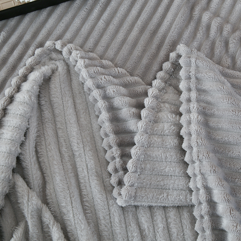 1.5cm Striped Flannel Blanket 220gsm Single Layer Lightweight Cozy Fleece Blanket