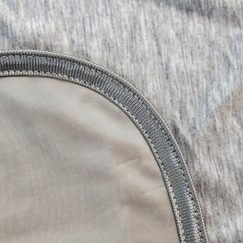 Dual-Sided Cooling Blanket – Cold Nylon + Soft Bamboo Jersey Design