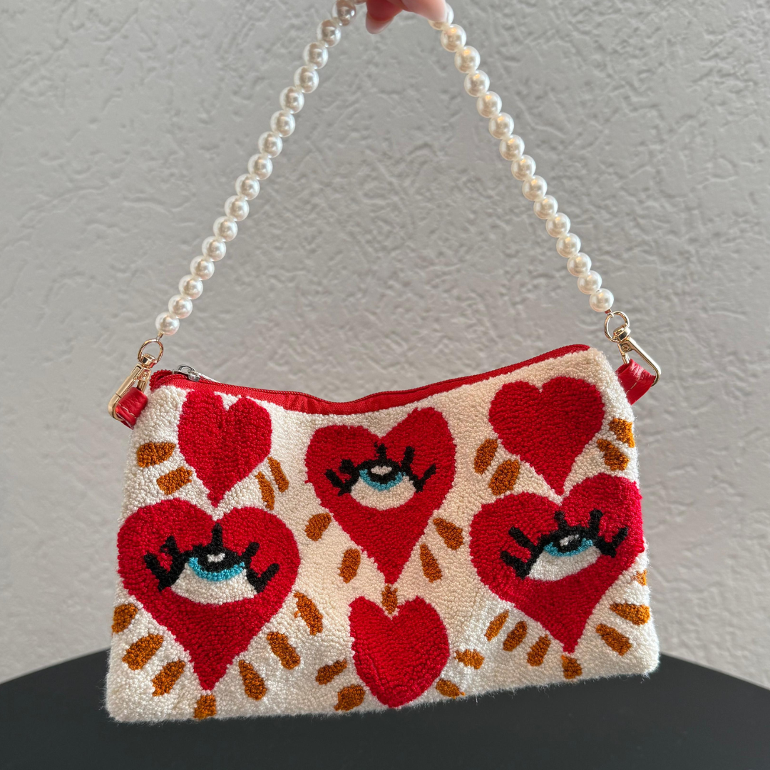 Herzchen Clutch mit Gurt