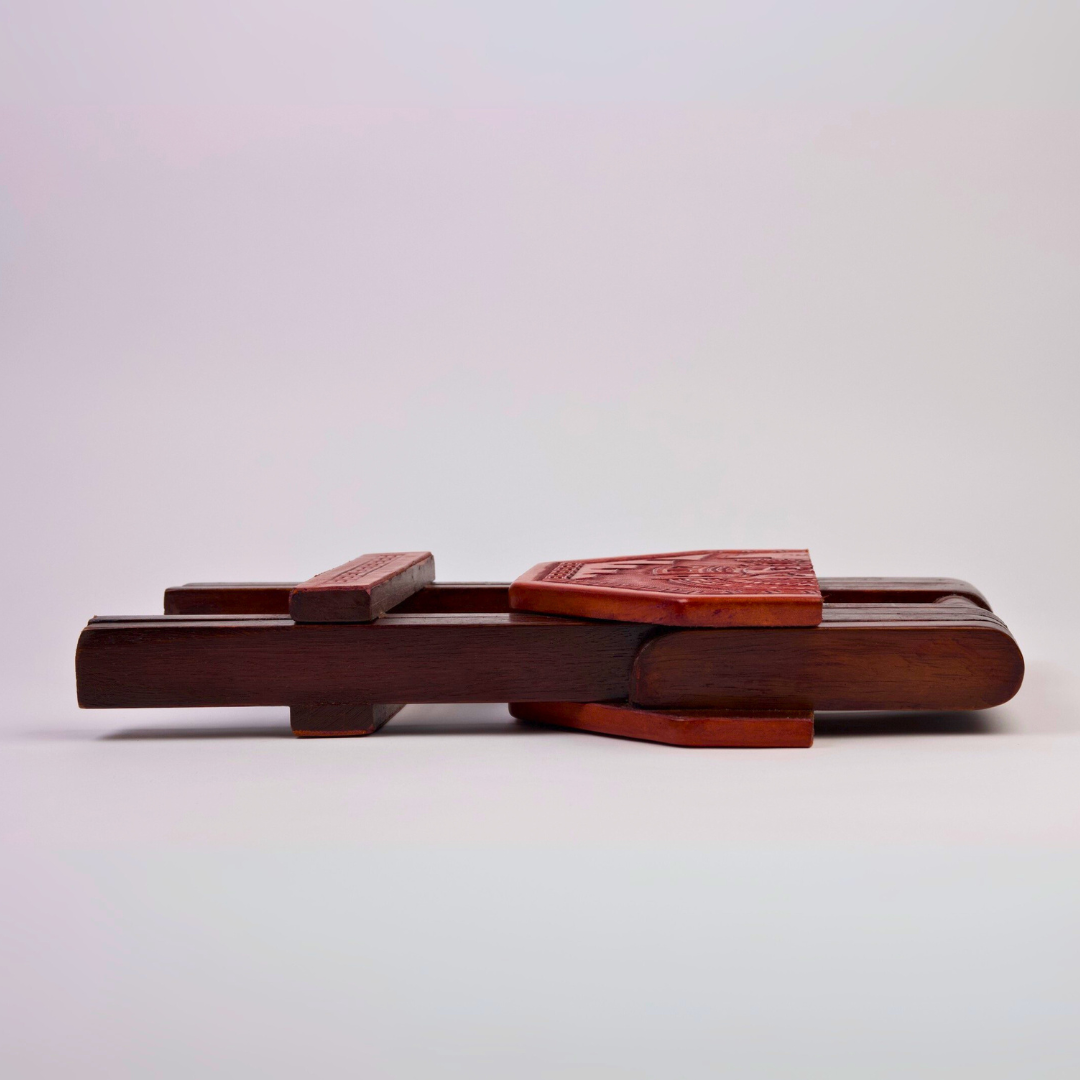 Klapphocker handgefertigt mit Lederbezug & AlpakaDesign Handgefertigter Leder Klapphocker mit Alpaka Design