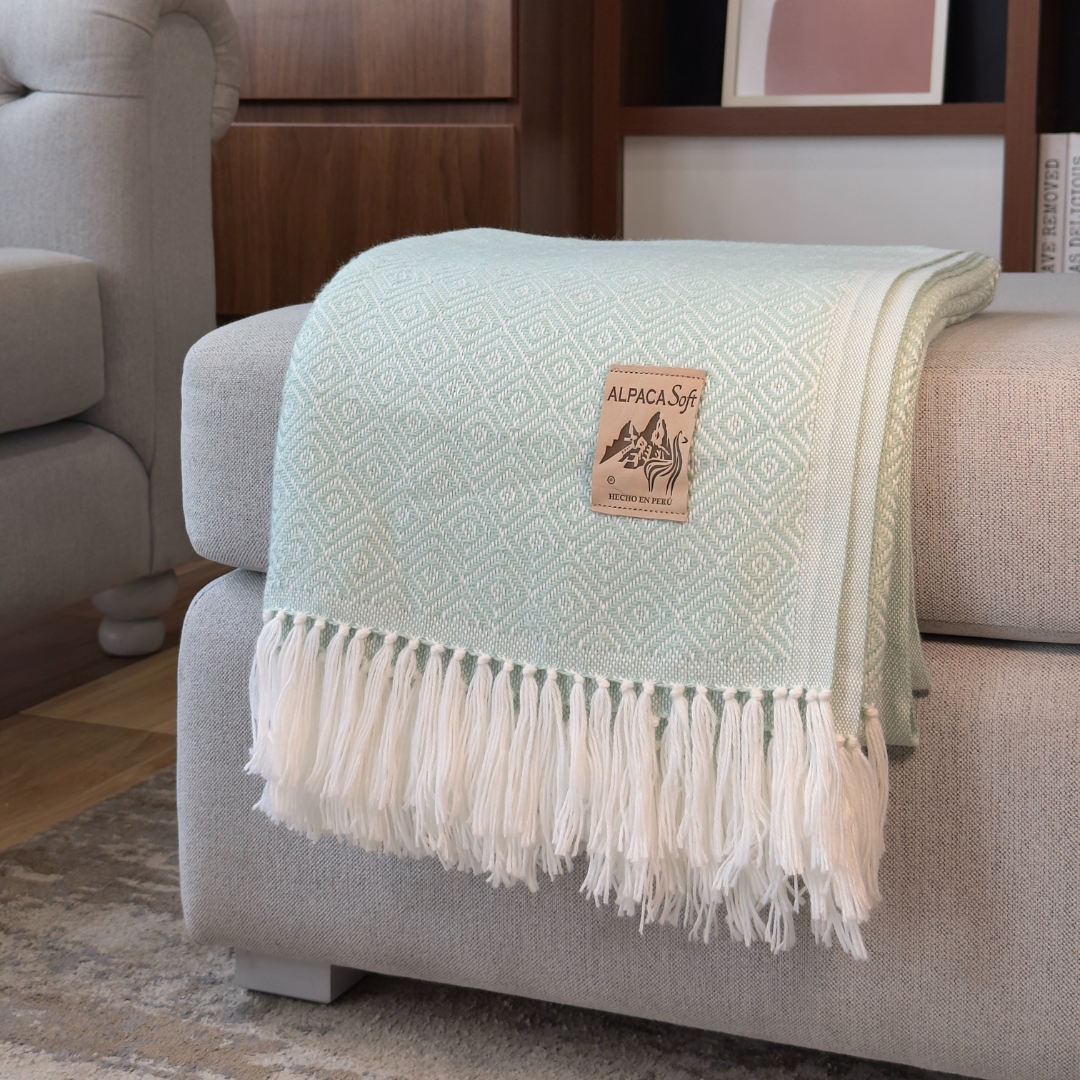 Alpaka Wolldecke Mint 200x140cm Weiche Sofadecke aus Peru