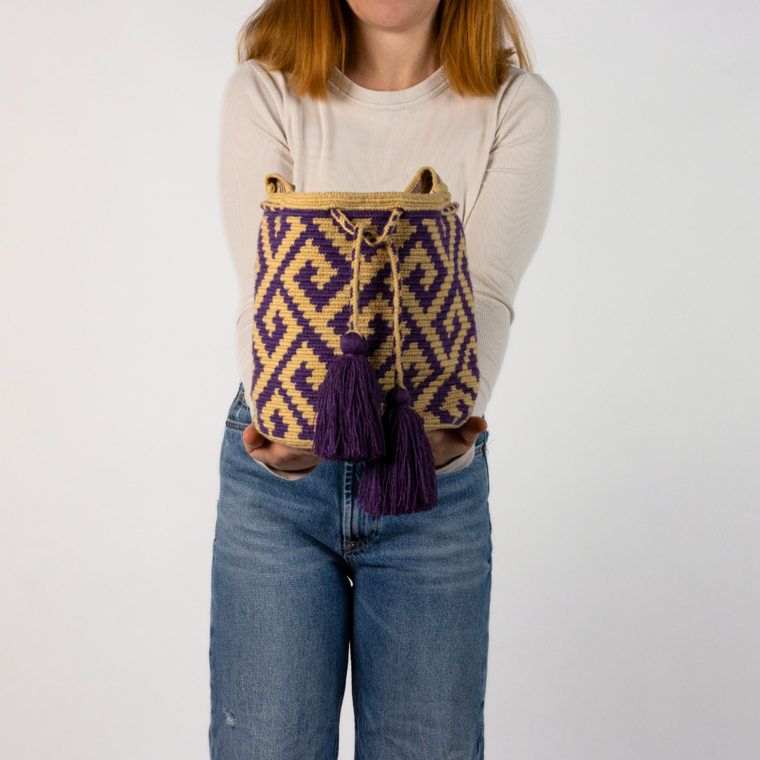 Andorra : kleine Schultertasche mit Gurt