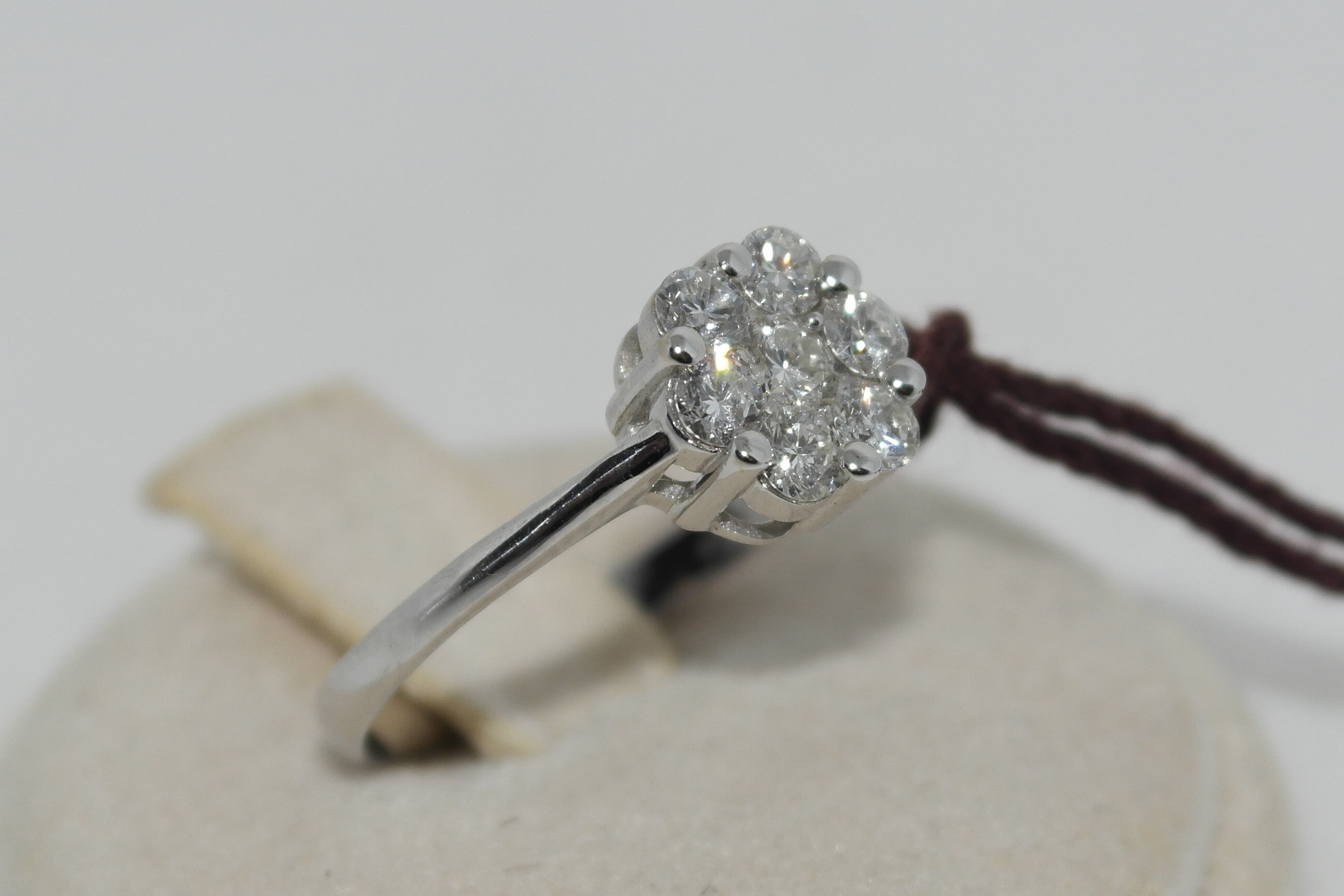 Anello in oro 18kt con diamanti