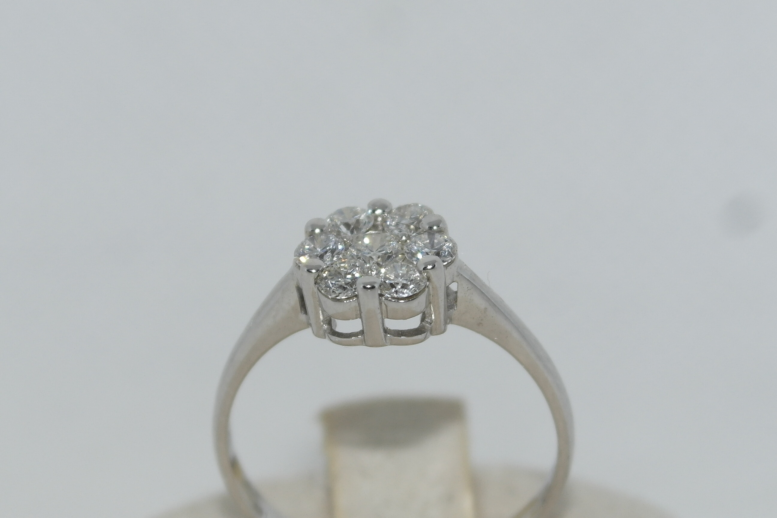 Anello in oro 18kt con diamanti