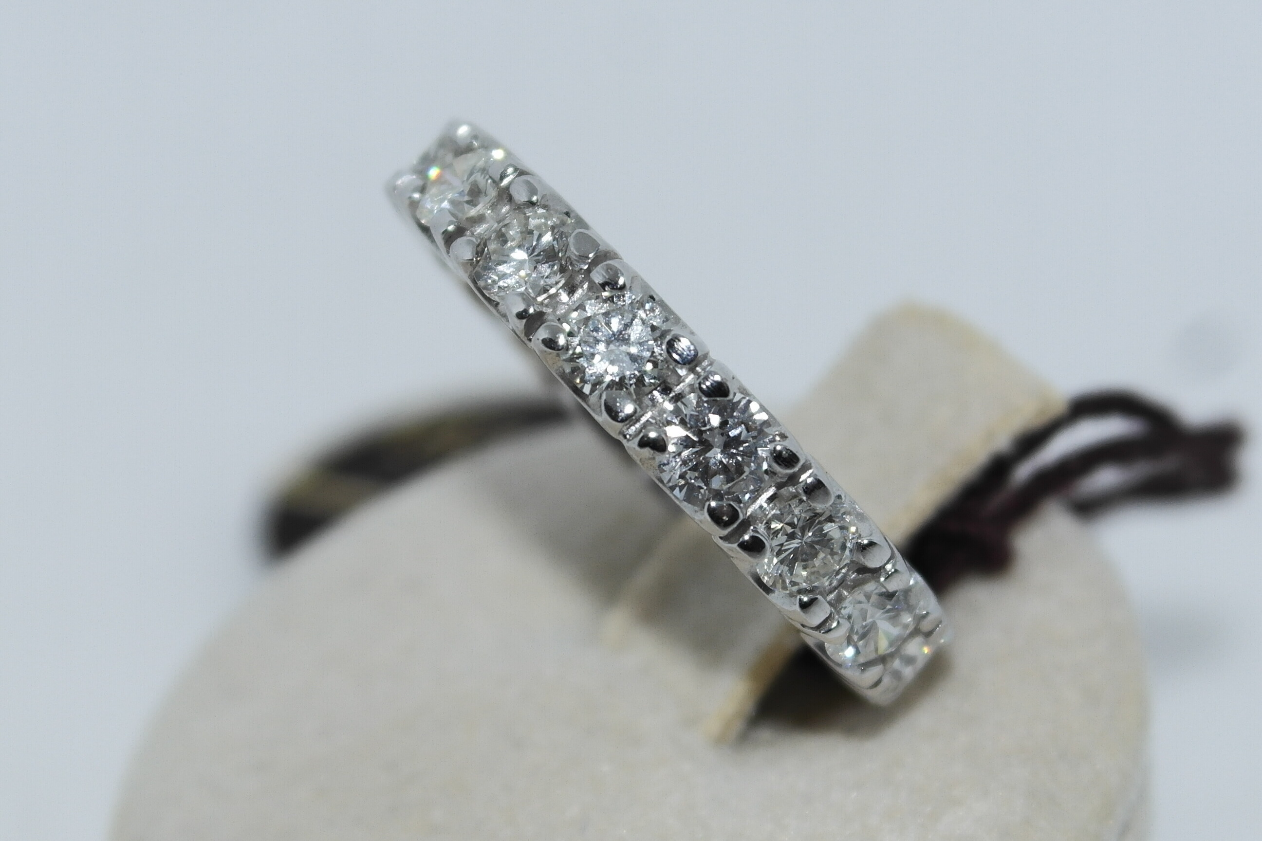 Fedina eternity in oro 18kt con diamanti
