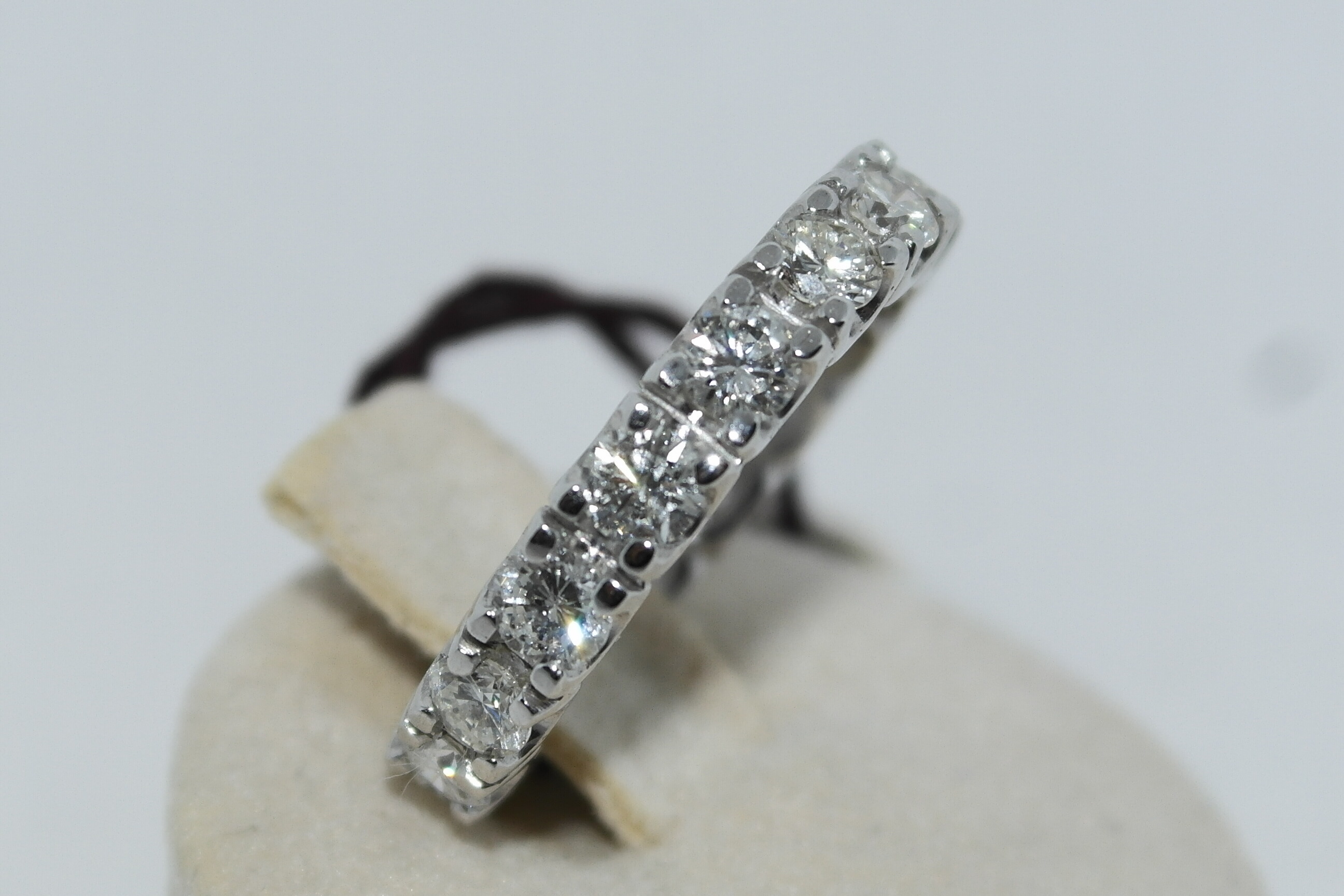Fedina eternity in oro 18kt con diamanti