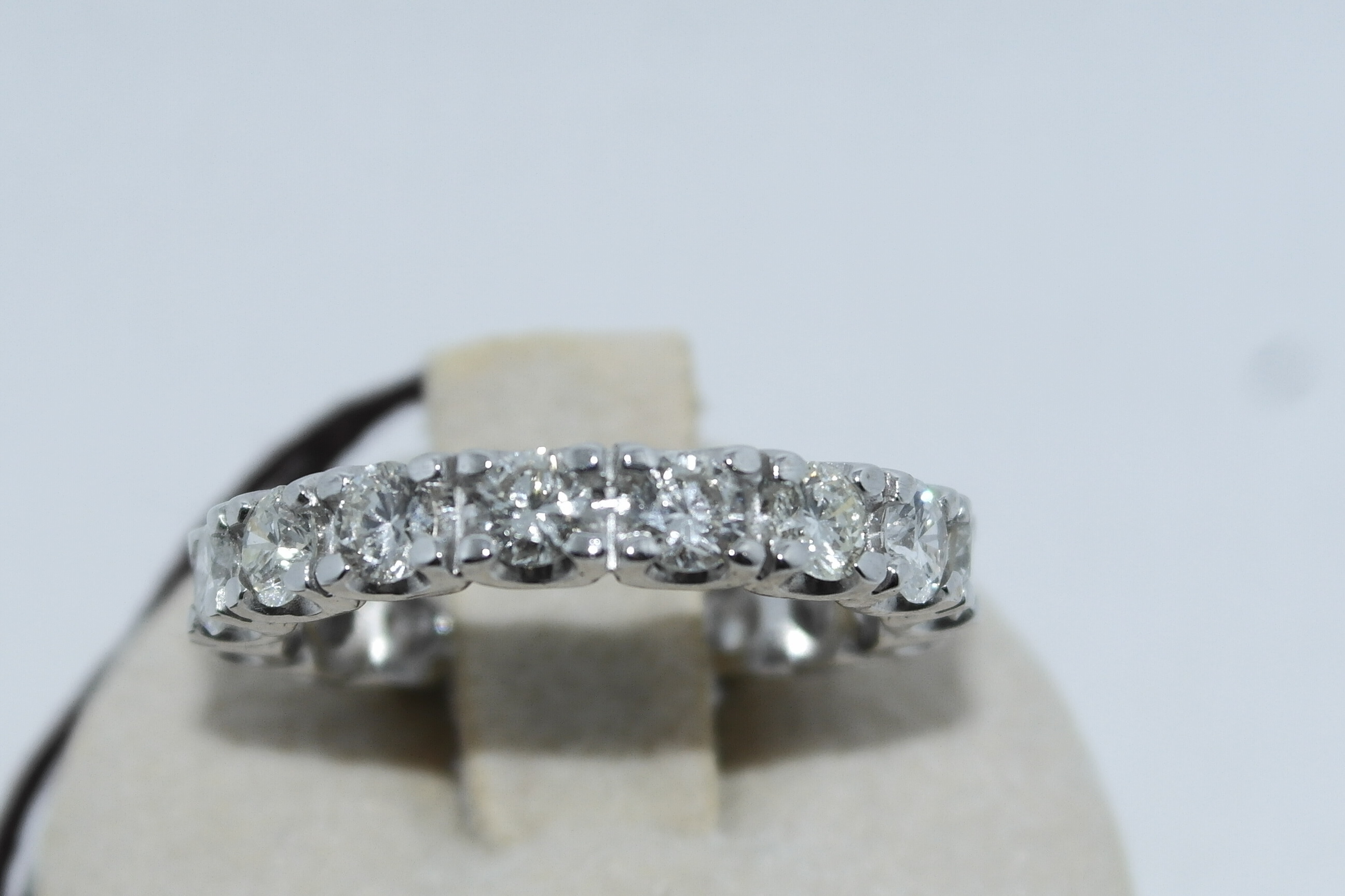 Fedina eternity in oro 18kt con diamanti
