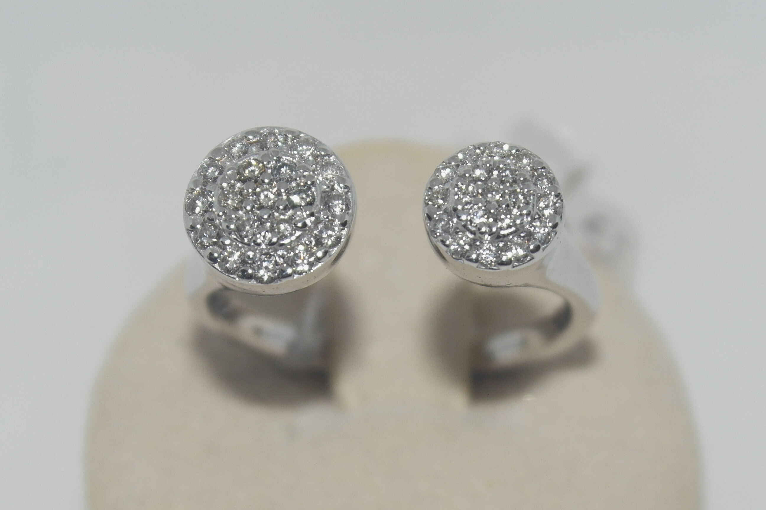Anello in oro 18kt con diamanti