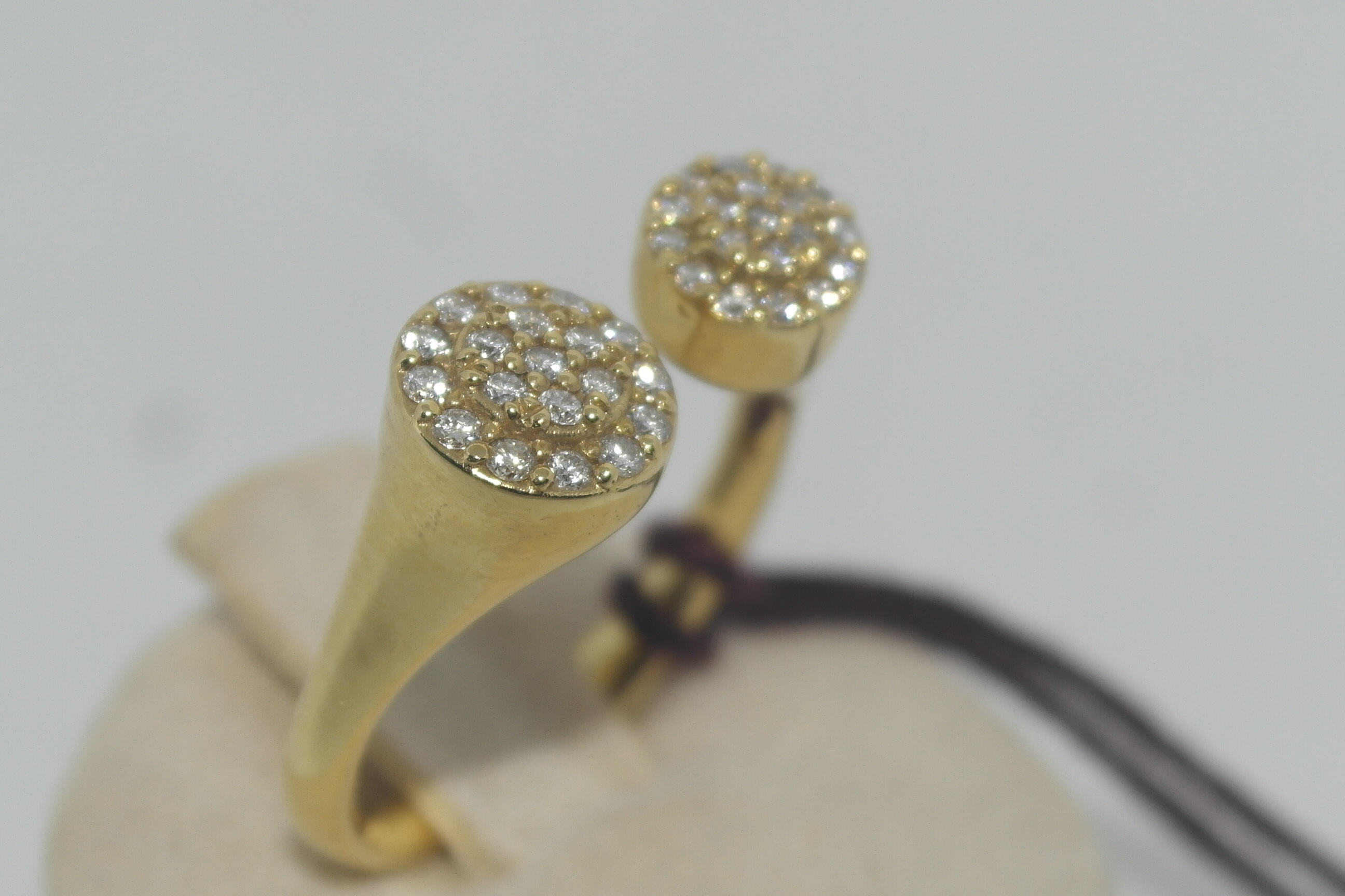 Anello in oro 18kt con diamanti