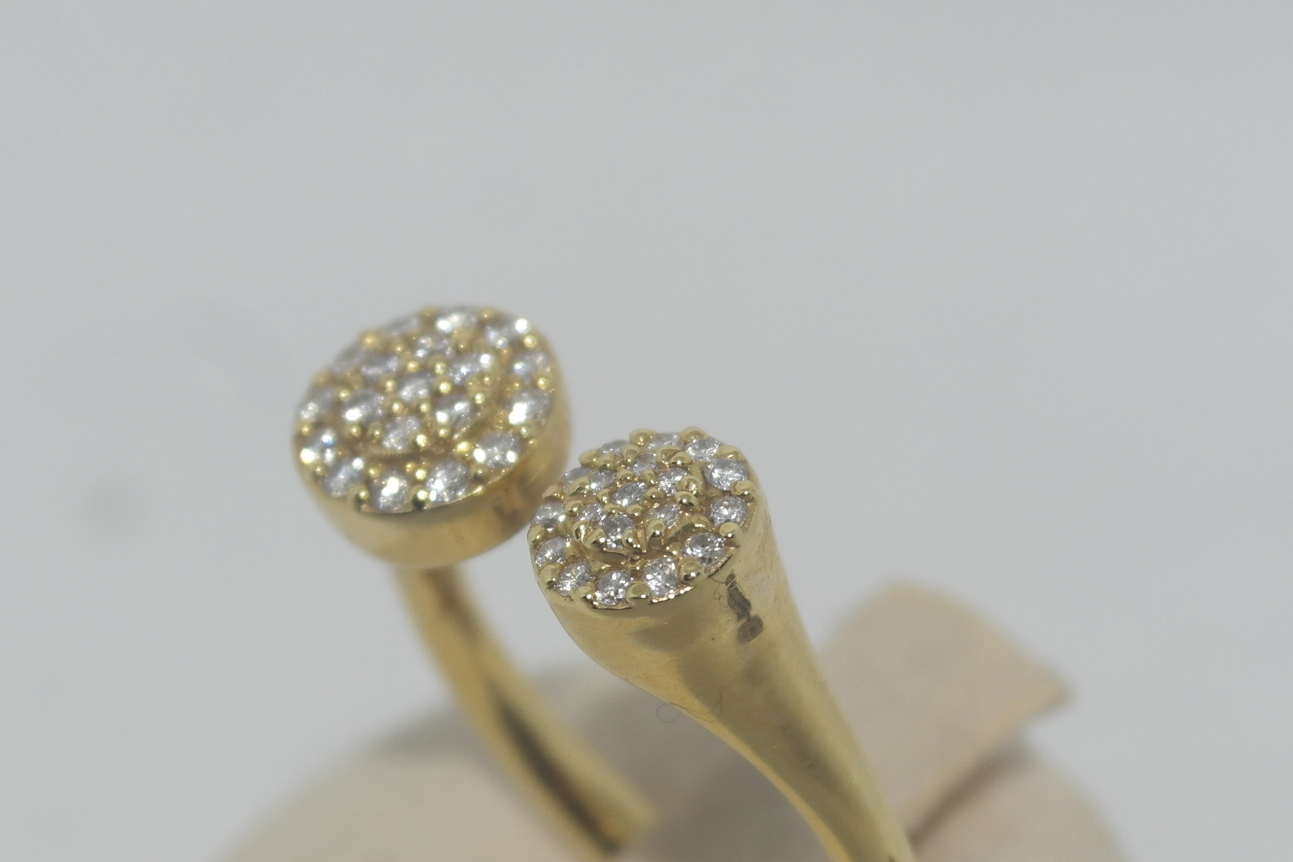 Anello in oro 18kt con diamanti