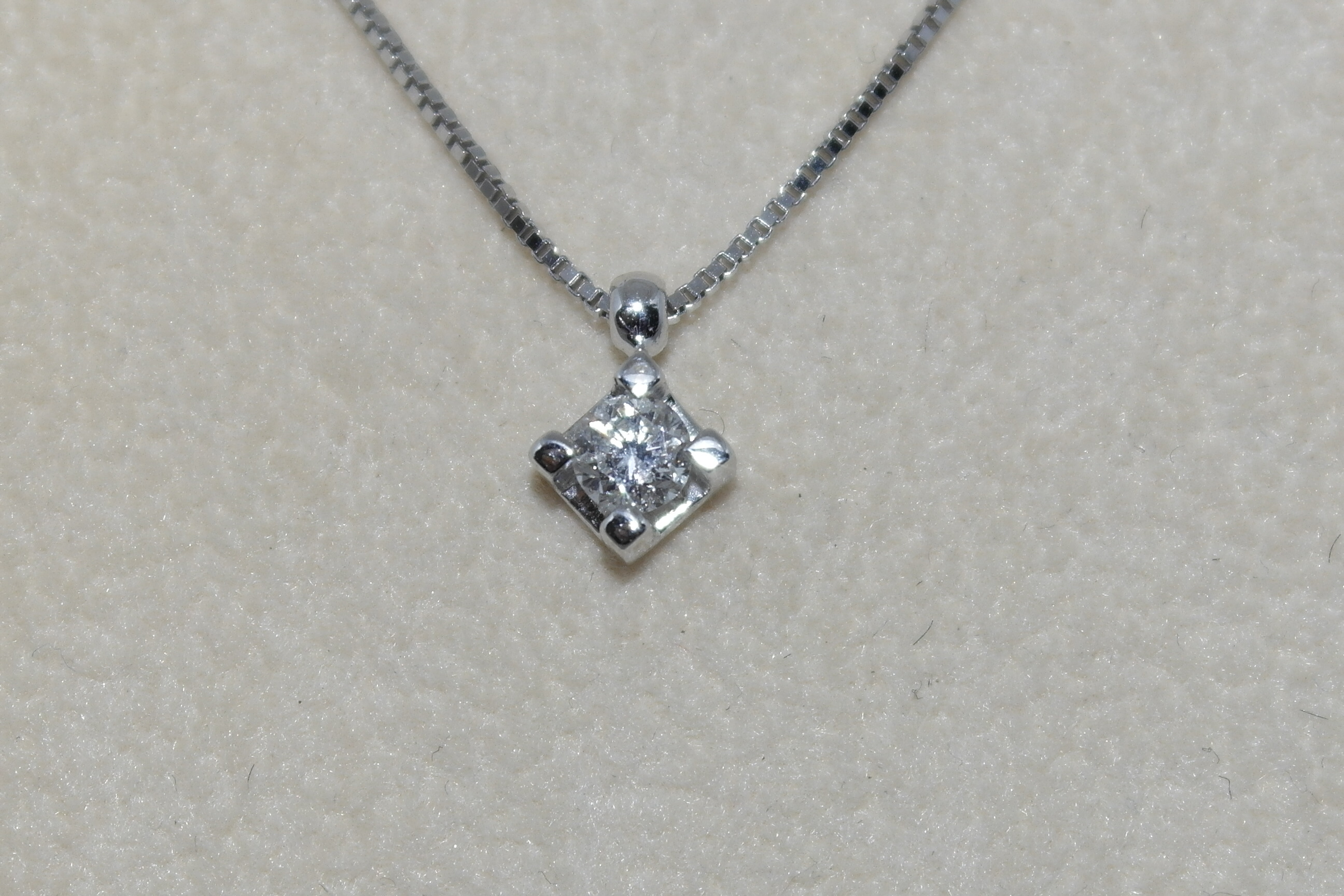 Collana punto luce in oro 18kt
