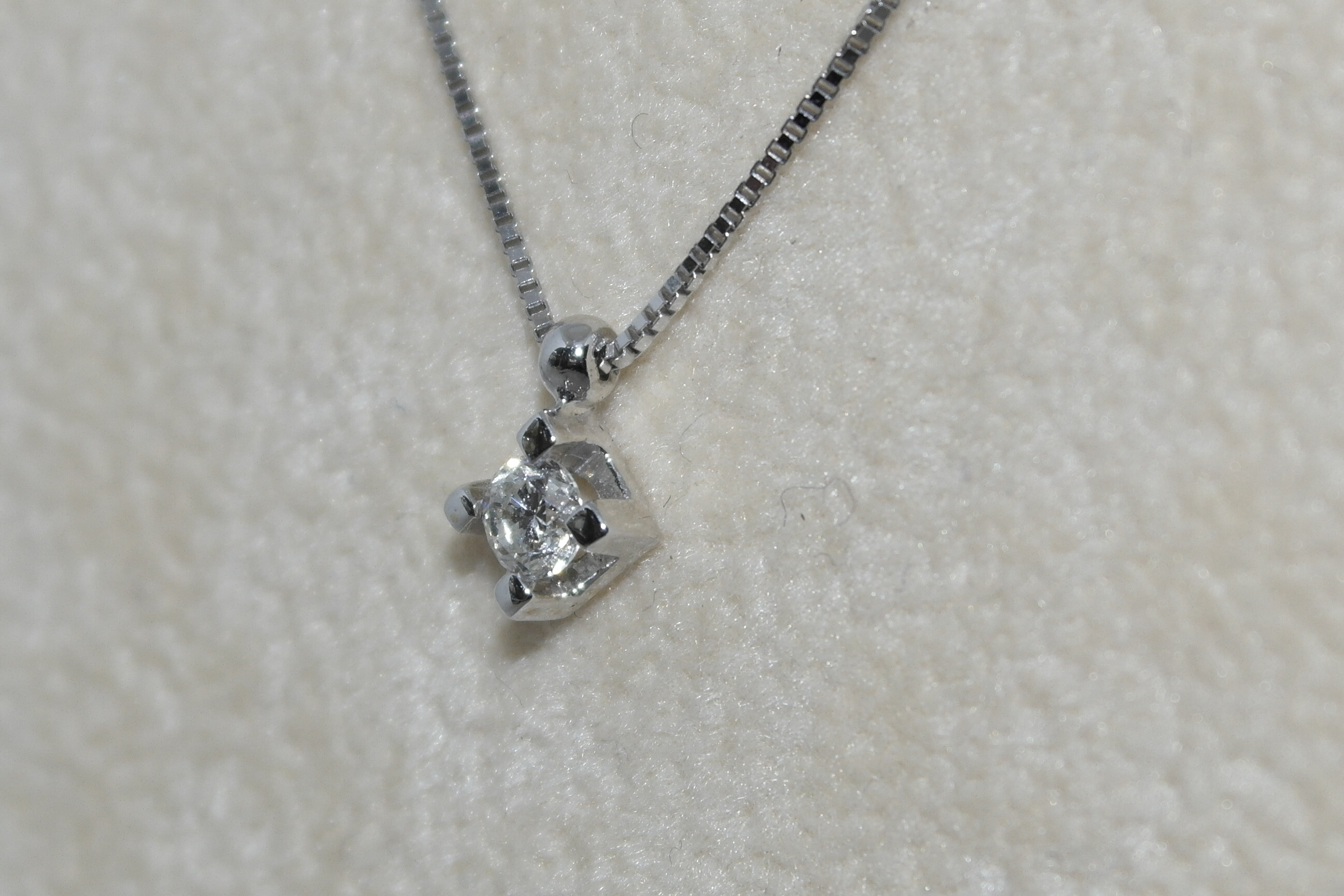Collana punto luce in oro 18kt