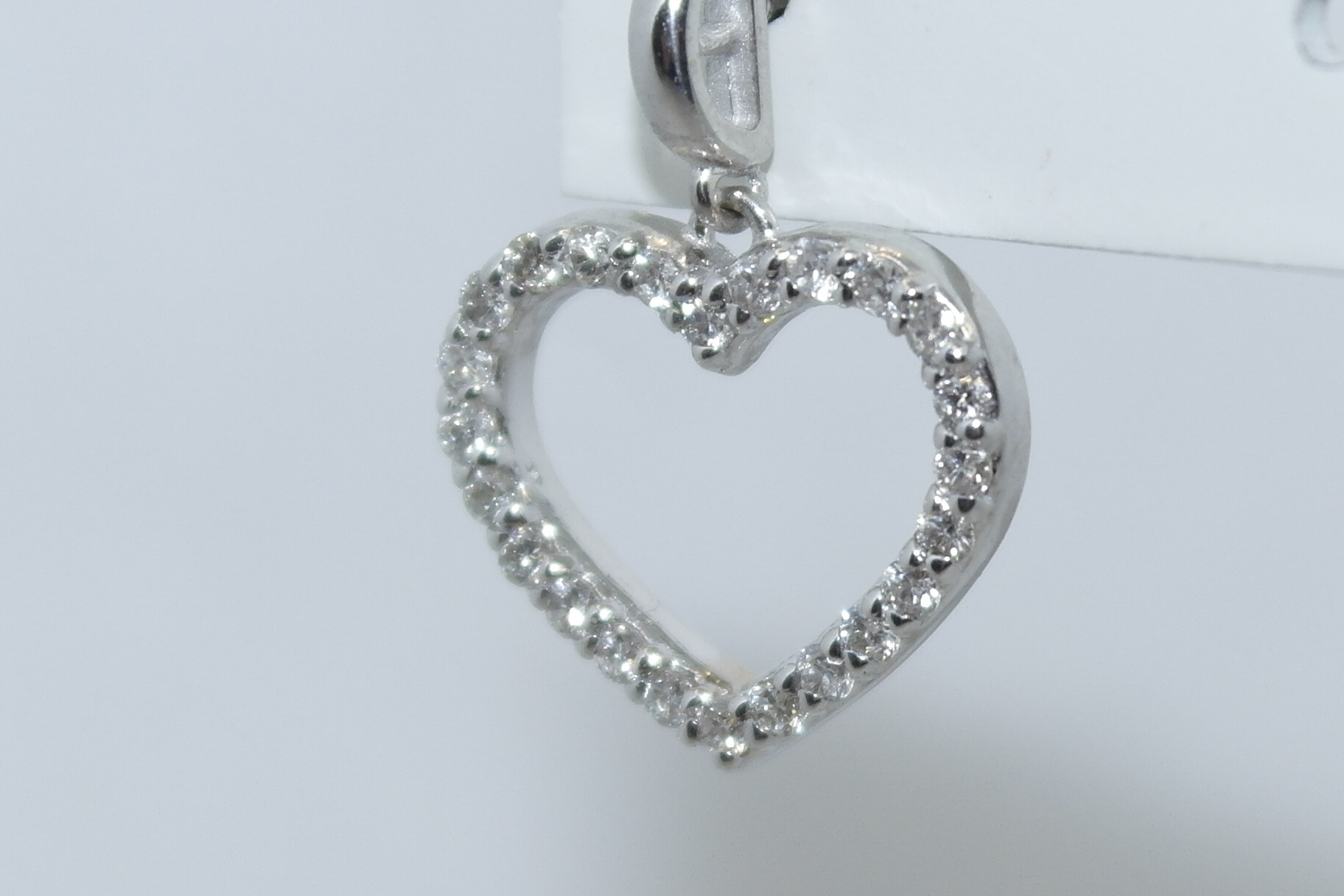Orecchini cuori in oro 18kt con diamanti