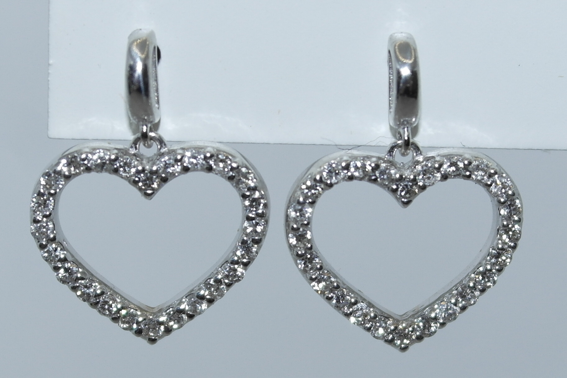 Orecchini cuori in oro 18kt con diamanti
