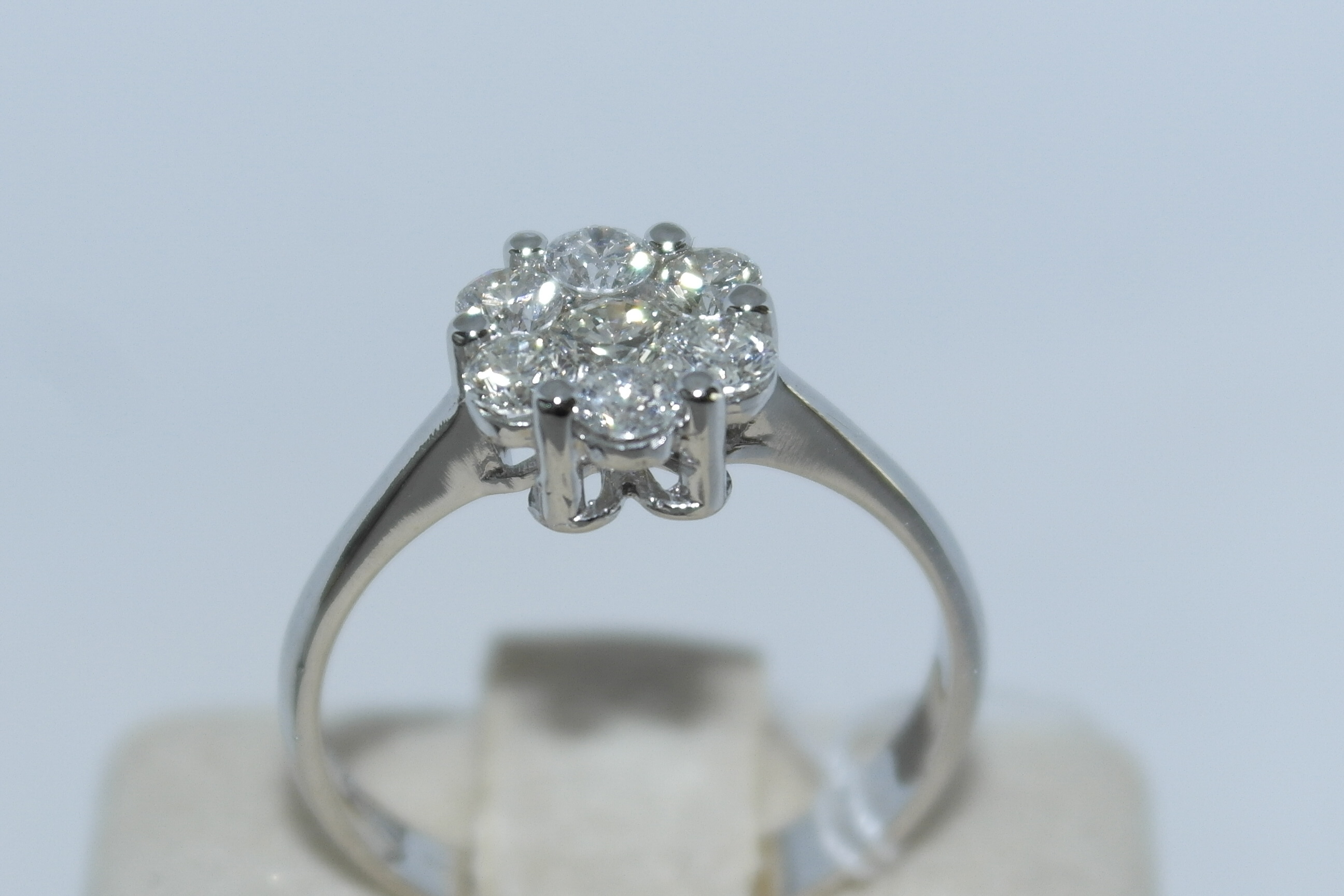 Anello in oro 18kt con diamanti