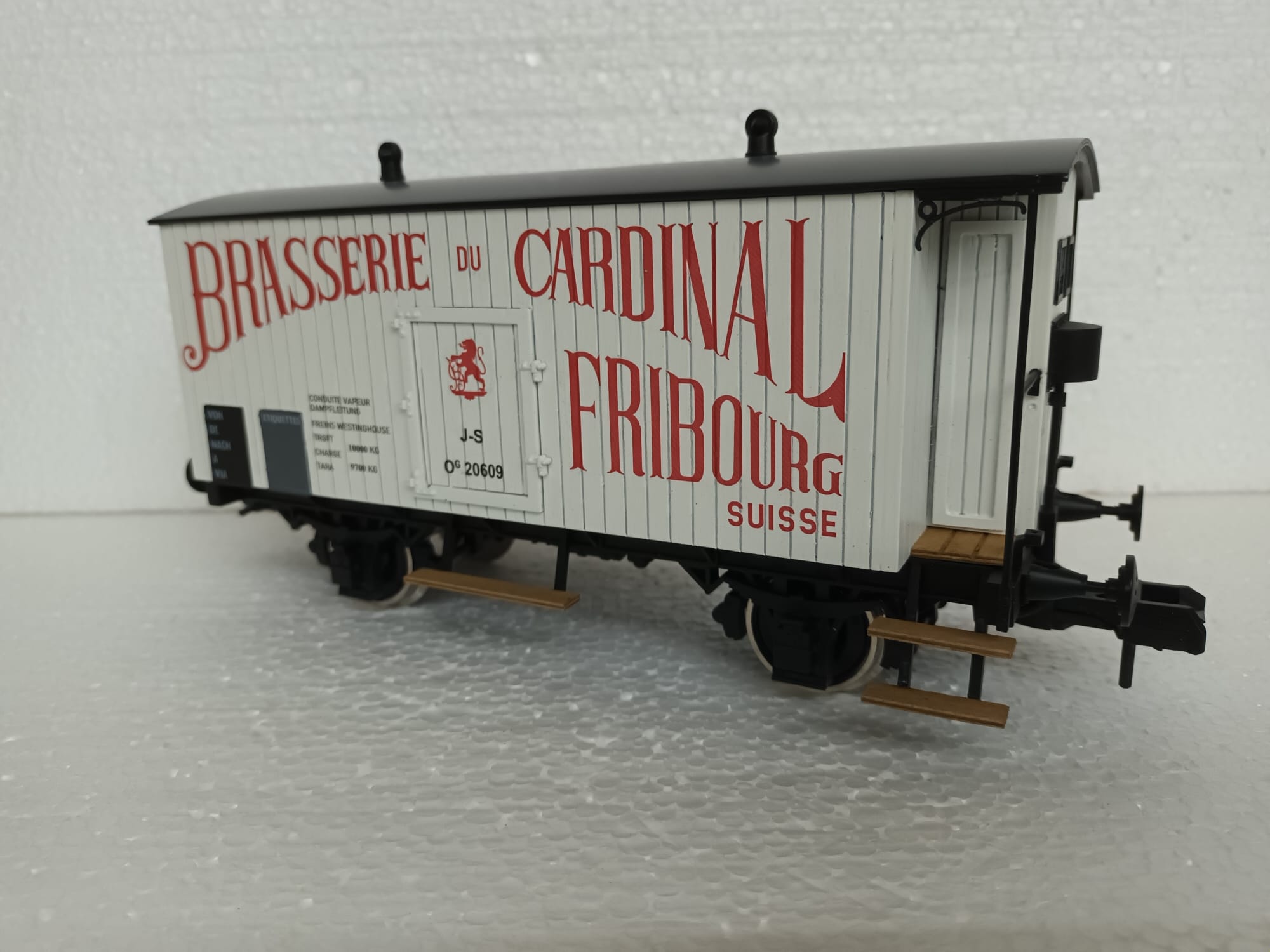 Wagon couvert CFF Brasserie du Cardinal