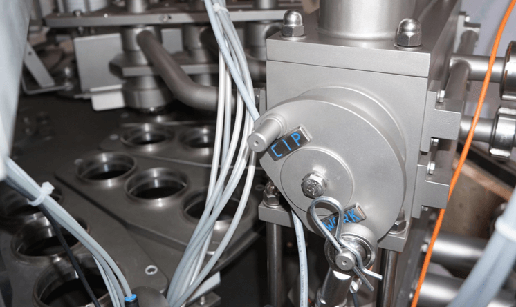 RFS 120 – Rotationsfüll- und verschließmaschine