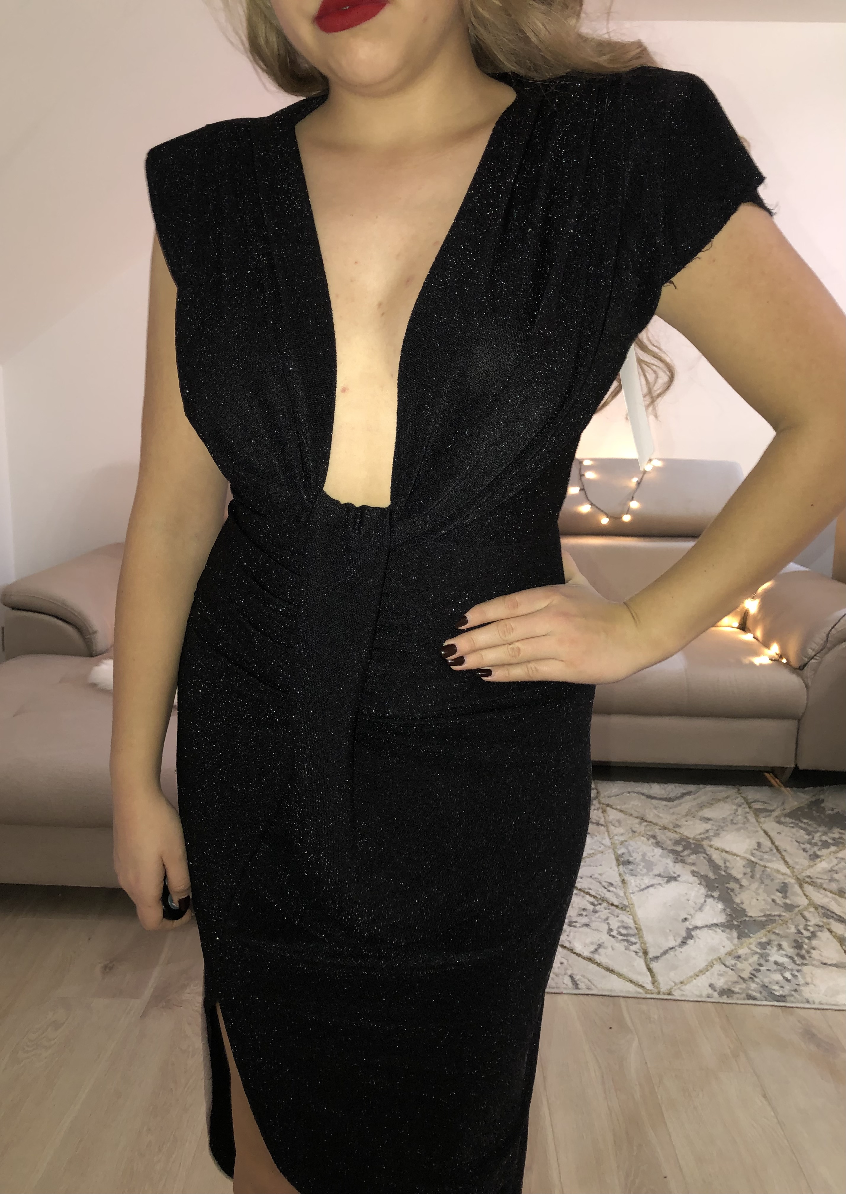 Czarna sukienka wieczorowa