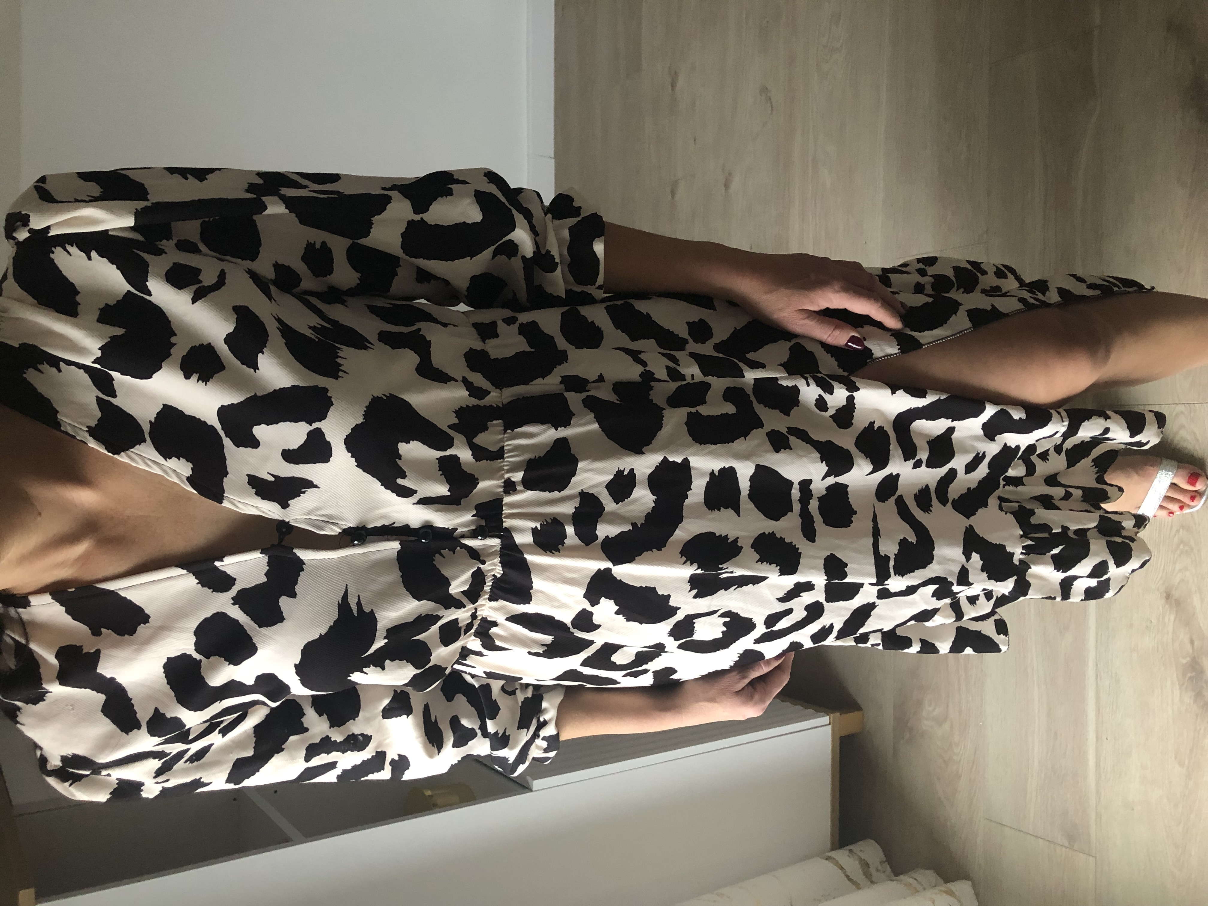 Sukienka w panterkę