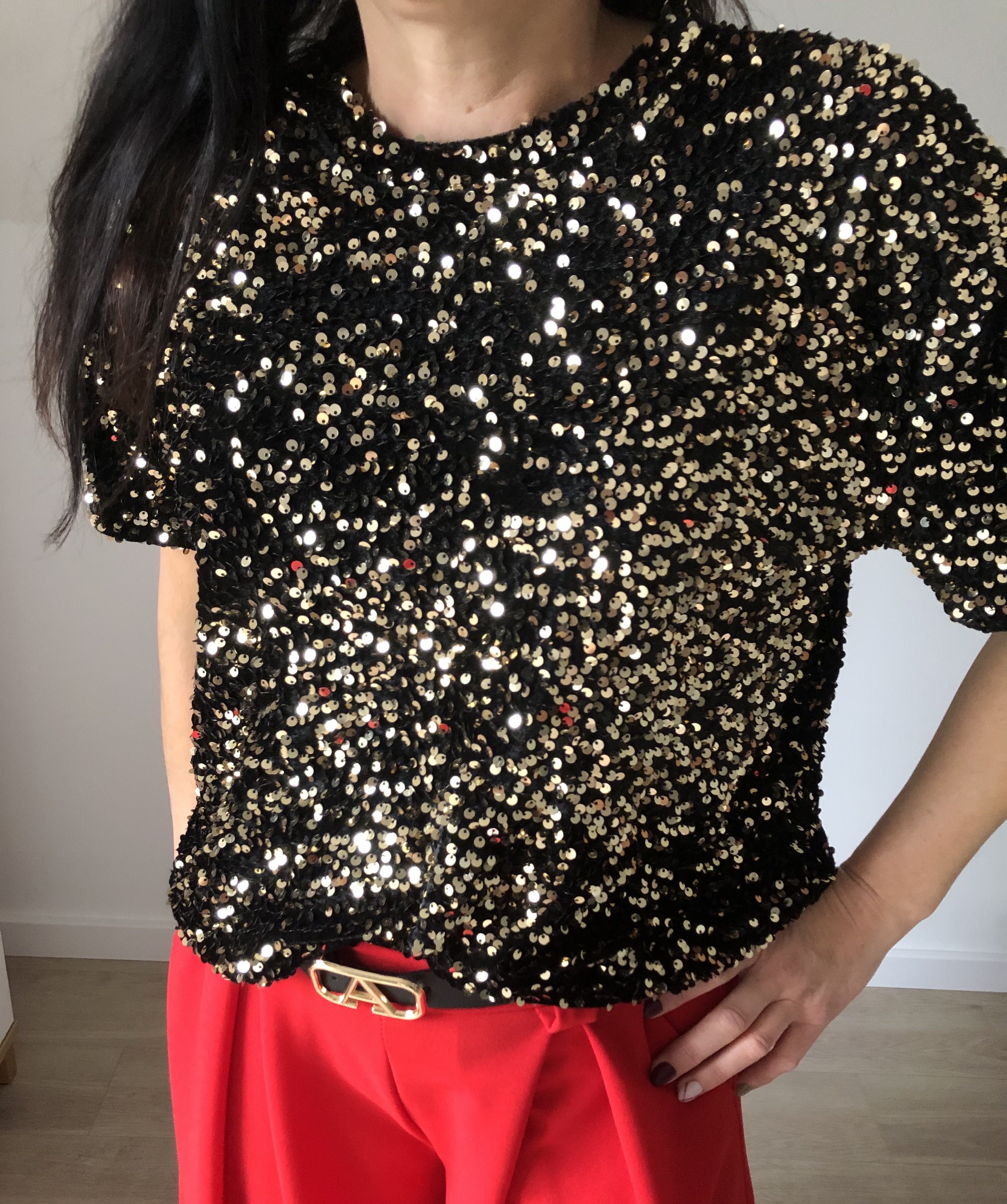 Złota bluzka z cekinami