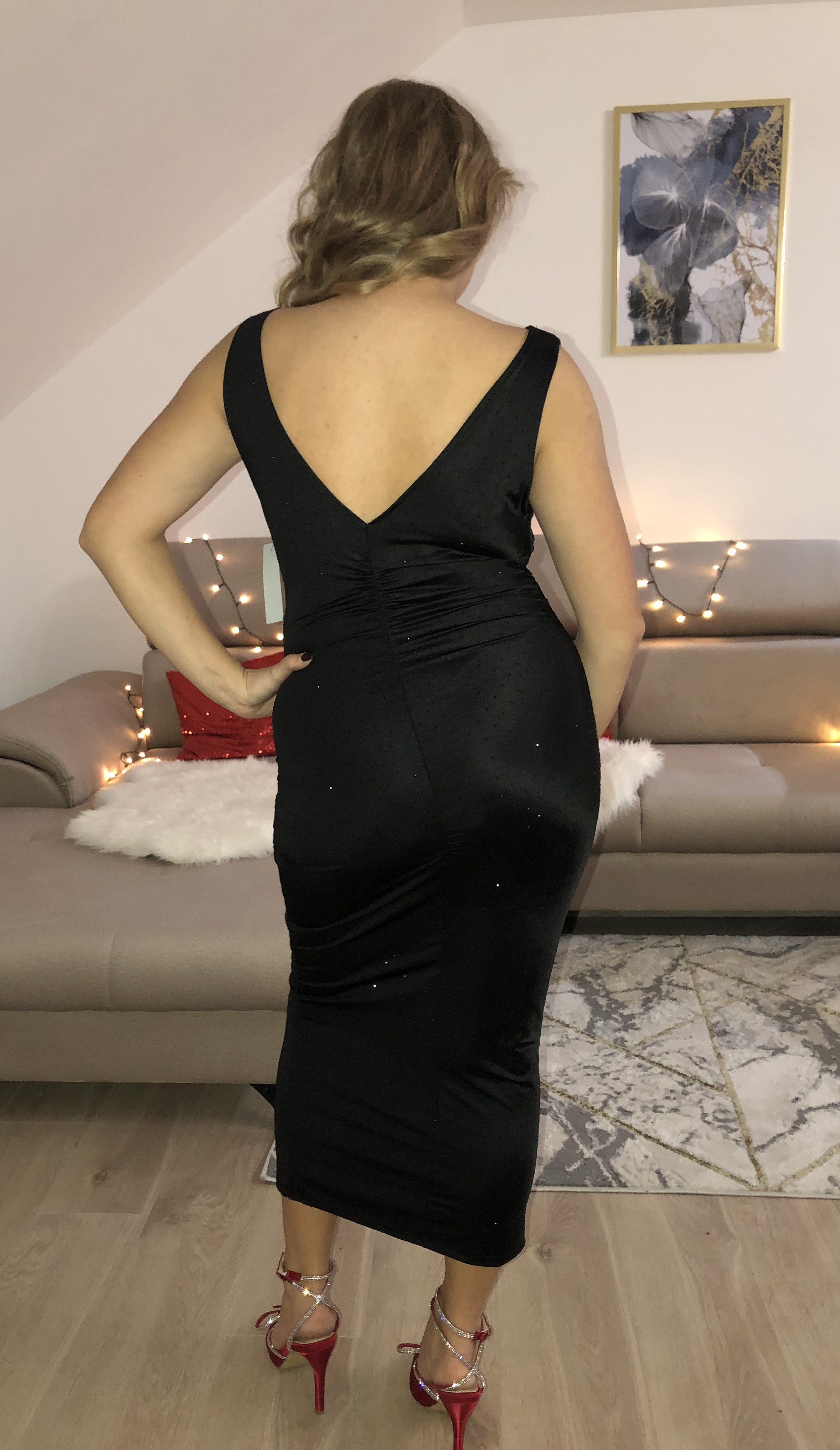 Czarna sukienka wieczorowa