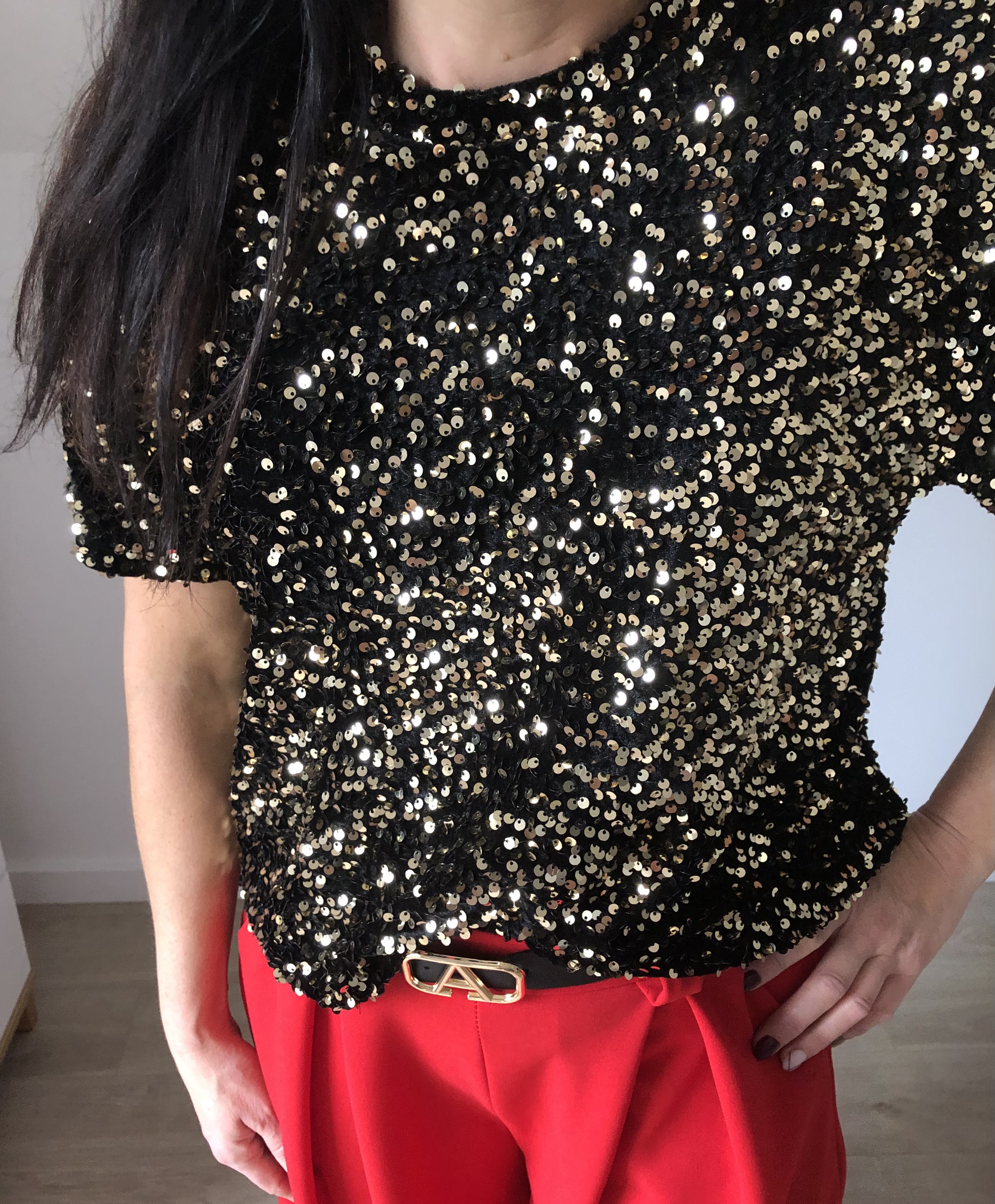 Złota bluzka z cekinami