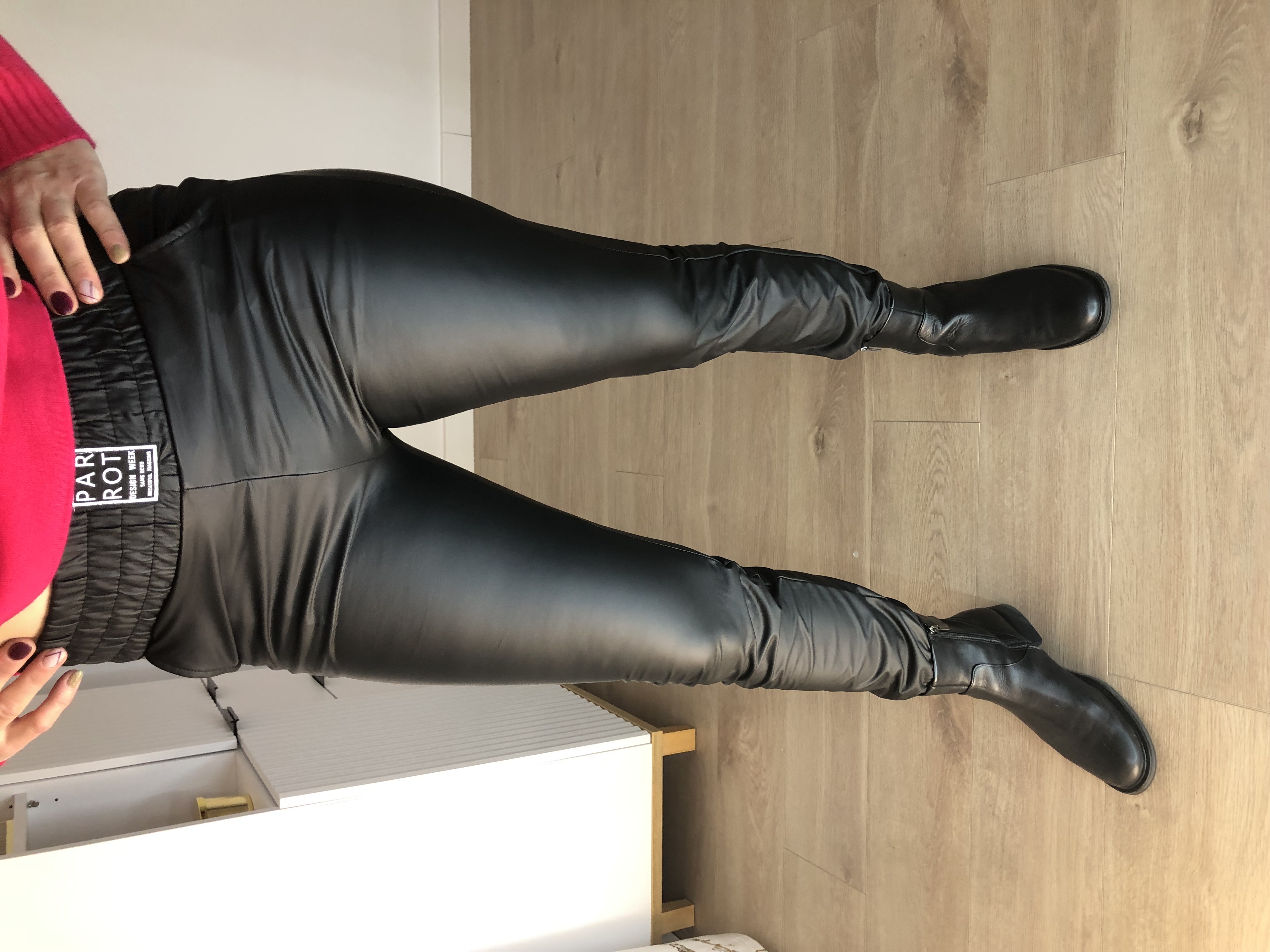 Czarne skórzane spodnie