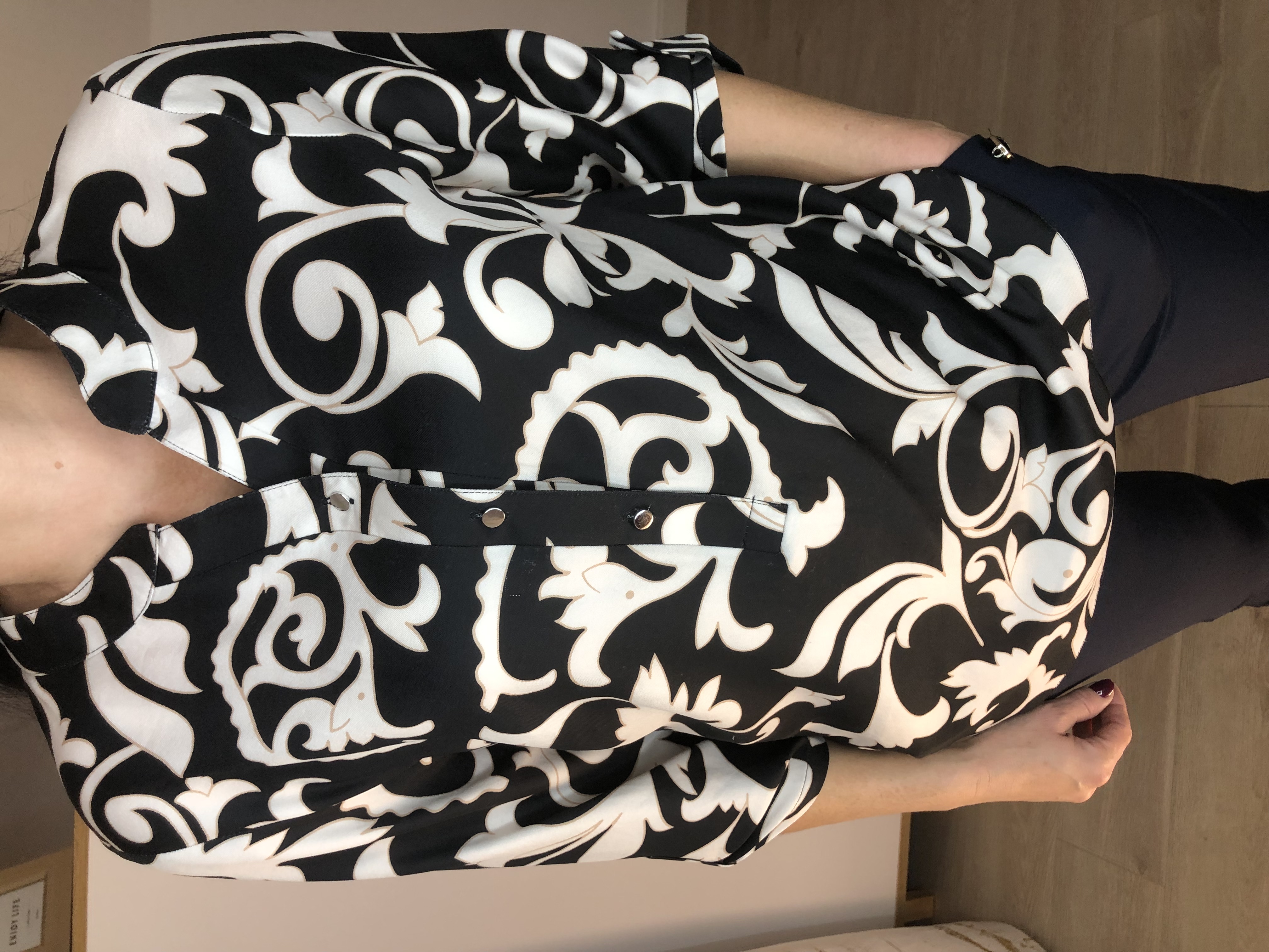 Czarno-biała koszula damska