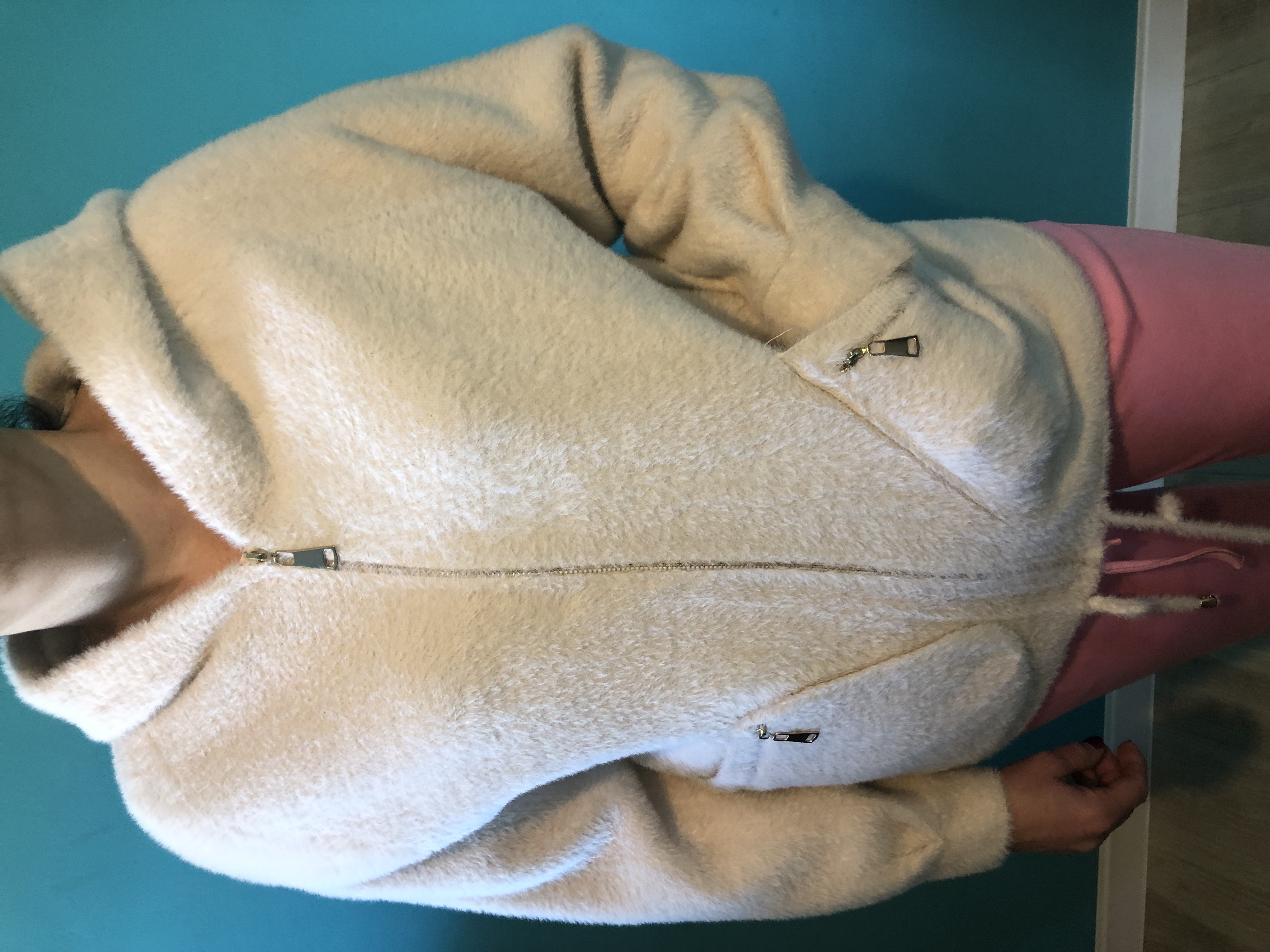 Ciepła bluza z kapturem