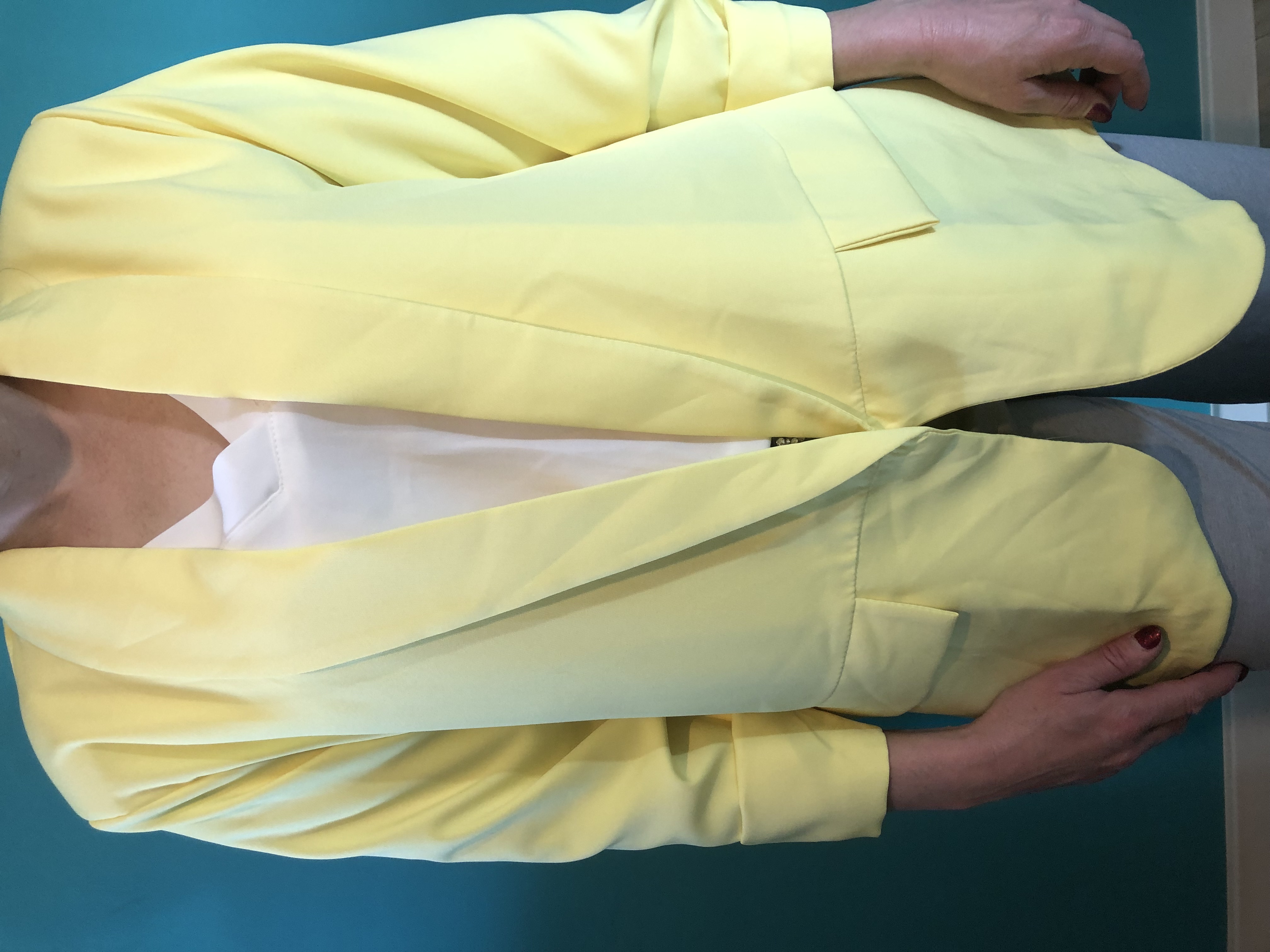 Żółta marynarka damska