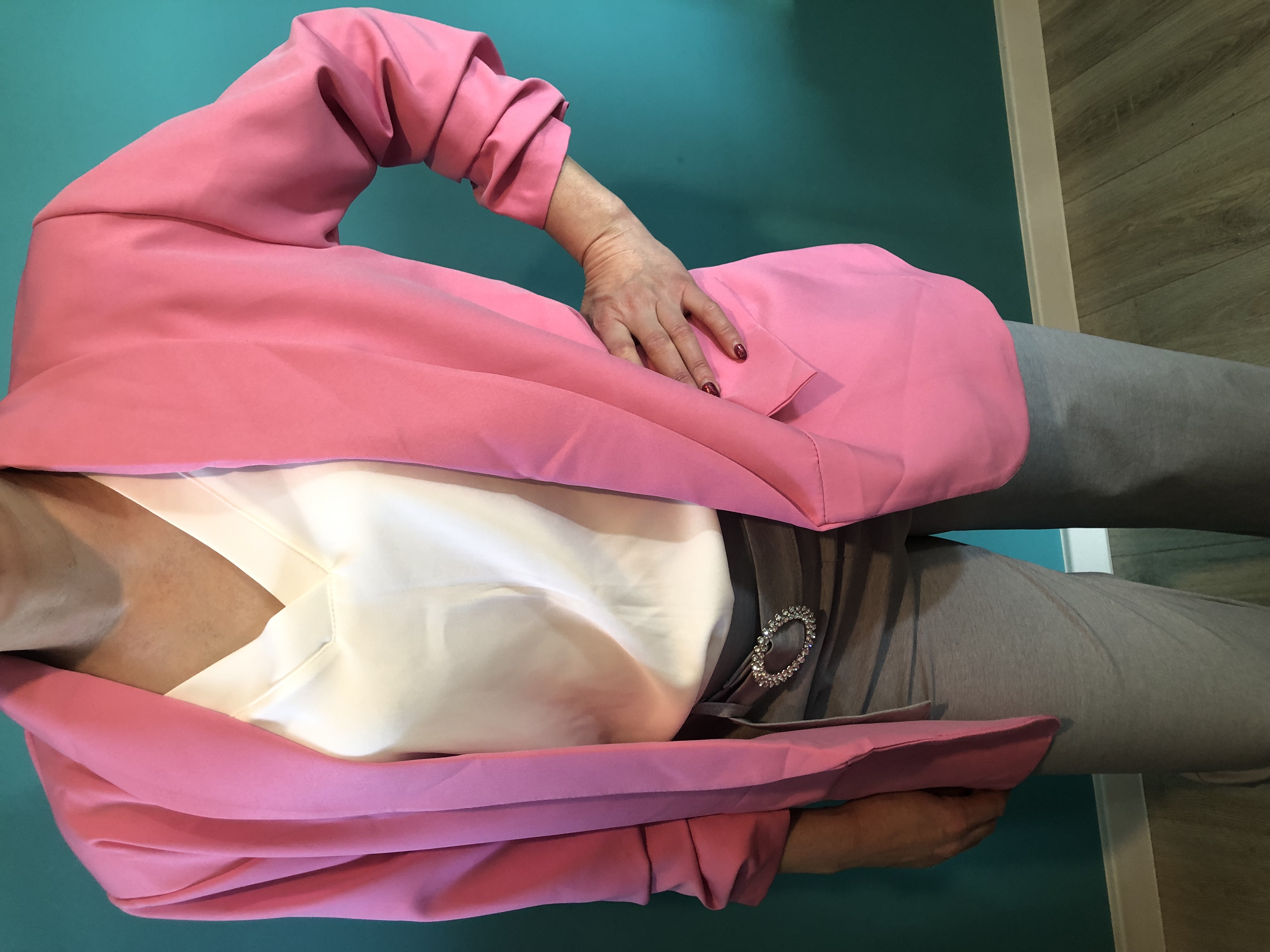 Różowa marynarka damska