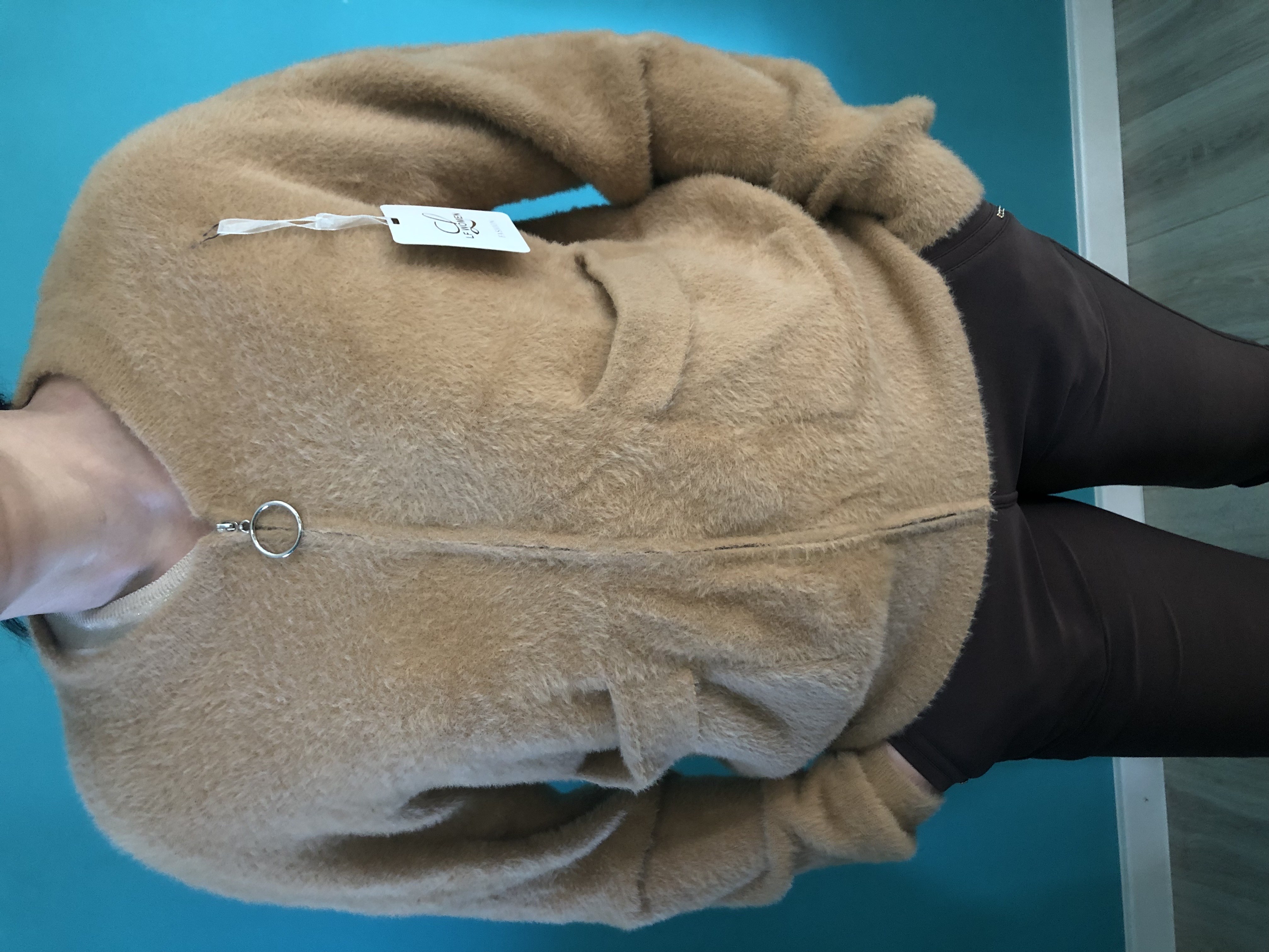 Beżowy kardigan damski