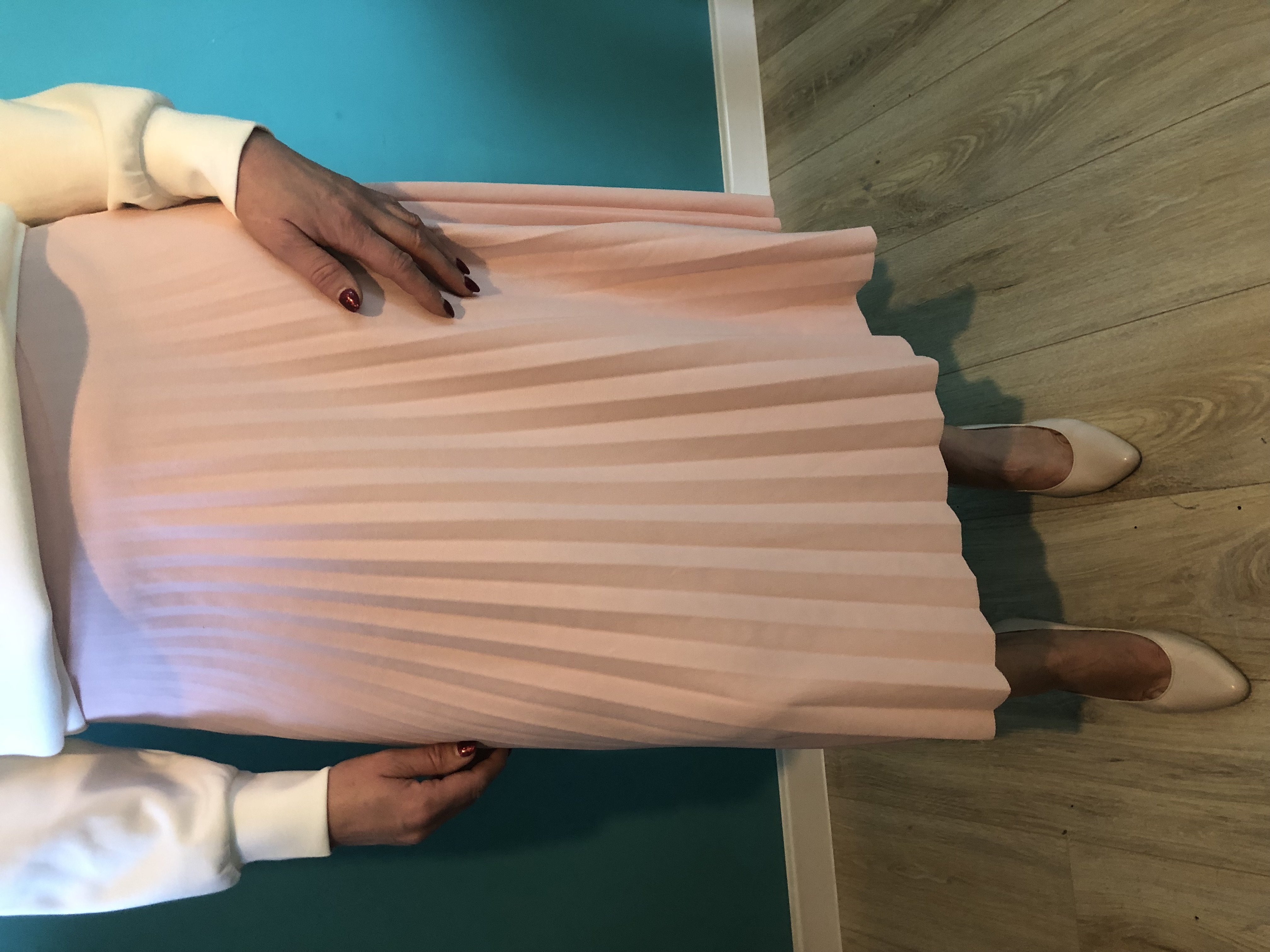 Różowa plisowana spódnica