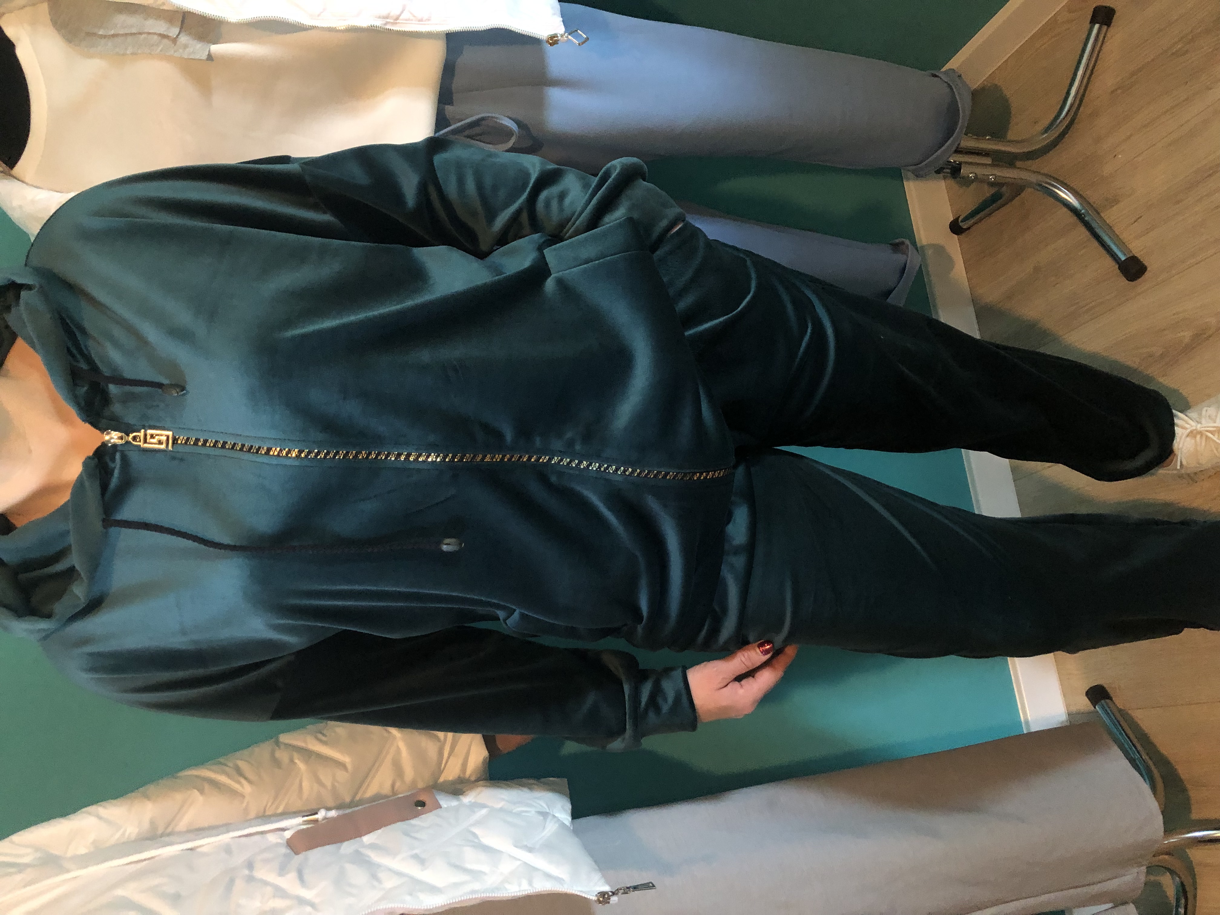 Elegancki aksamitny dres