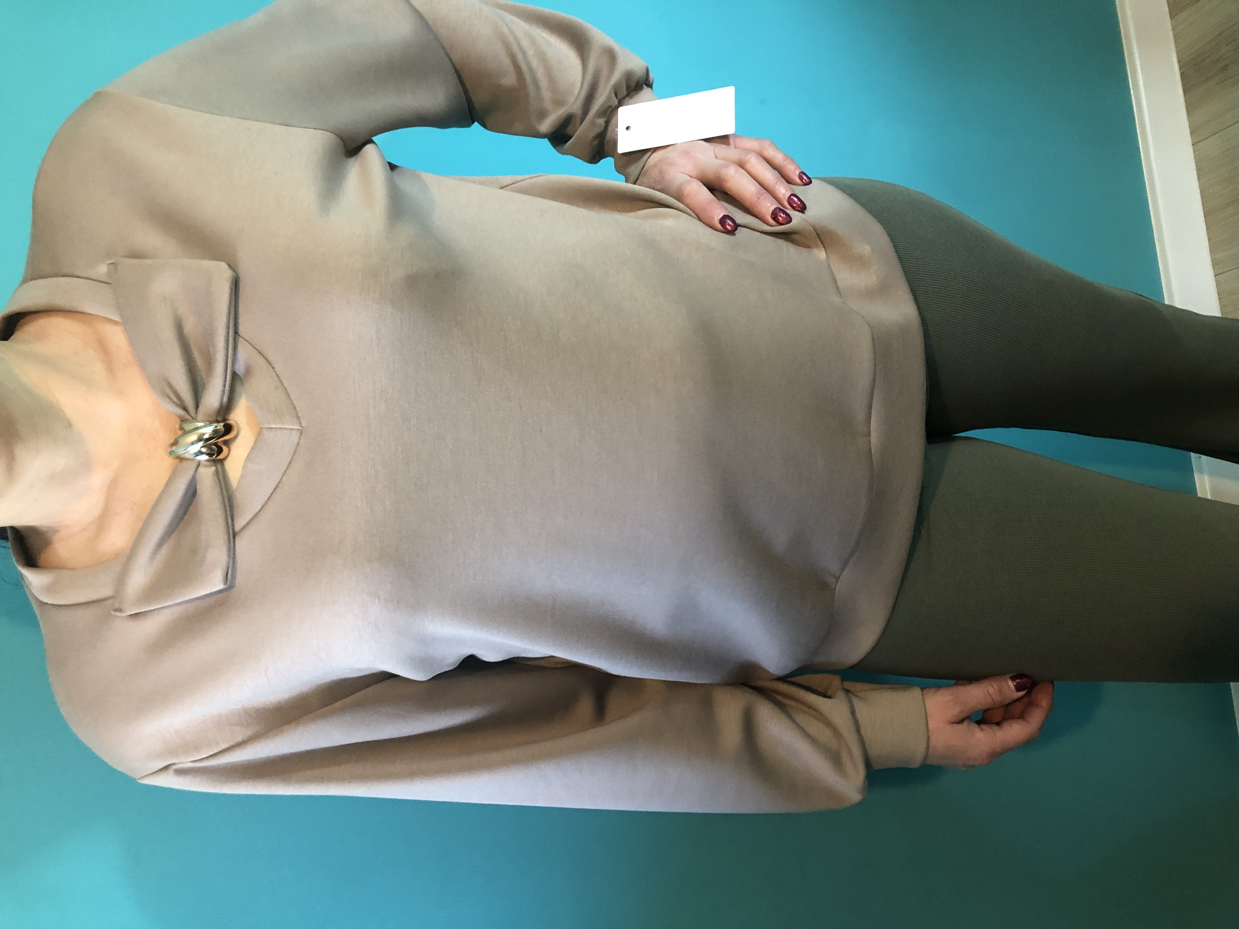 Beżowa bluza damska