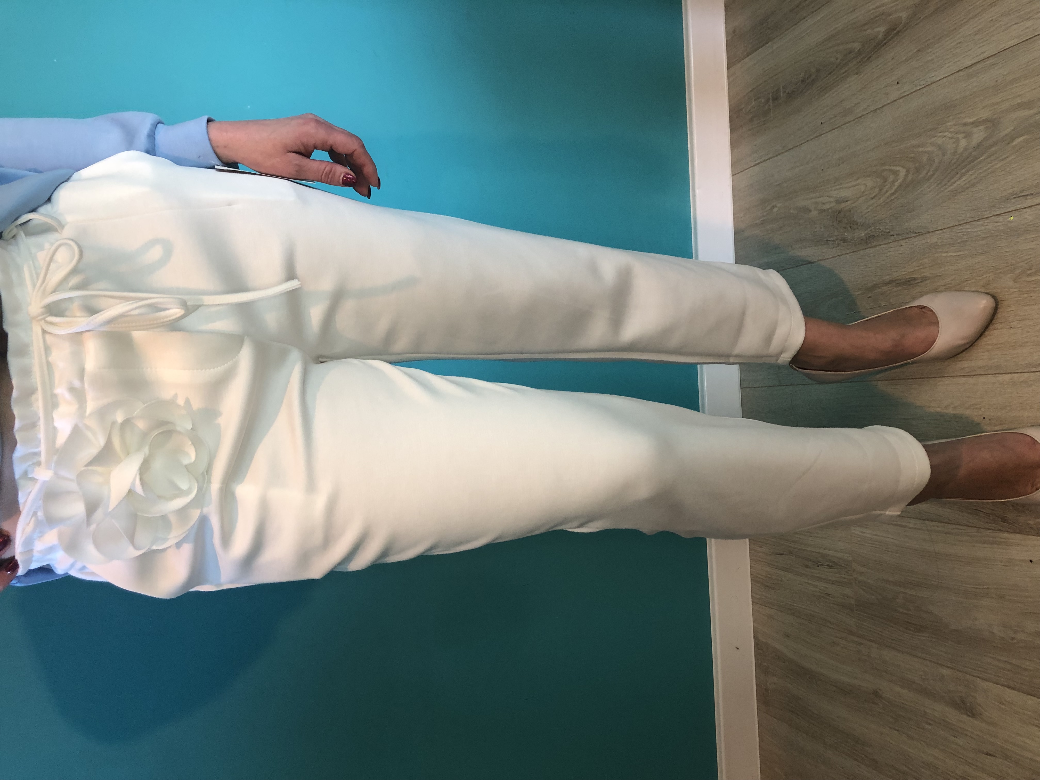 Białe spodnie damskie