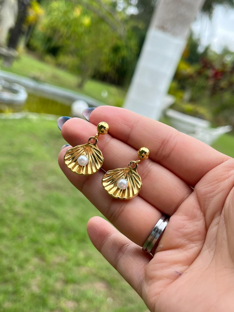 Brinco Concha Verão Aço Inox